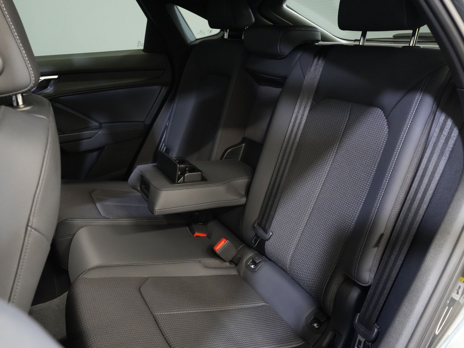 Audi Q3 Sportback SUV 45 TFSI E-Tron 245 pk S-Line Virtual Cockpit/ Pano/ Carplay/ Stoelverw./ PDC/ Trekhaak 17