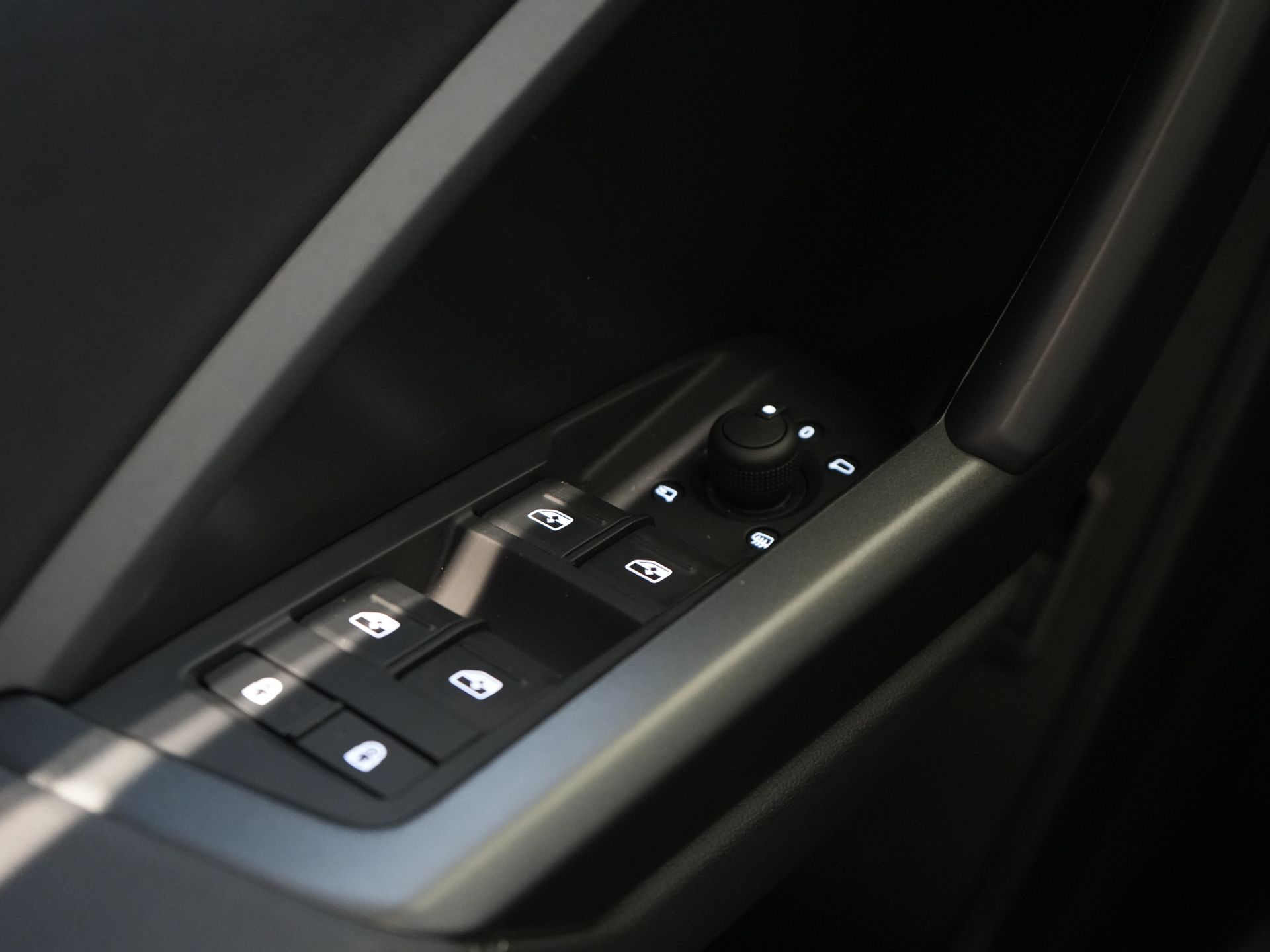 Audi Q3 Sportback SUV 45 TFSI E-Tron 245 pk S-Line Virtual Cockpit/ Pano/ Carplay/ Stoelverw./ PDC/ Trekhaak 19