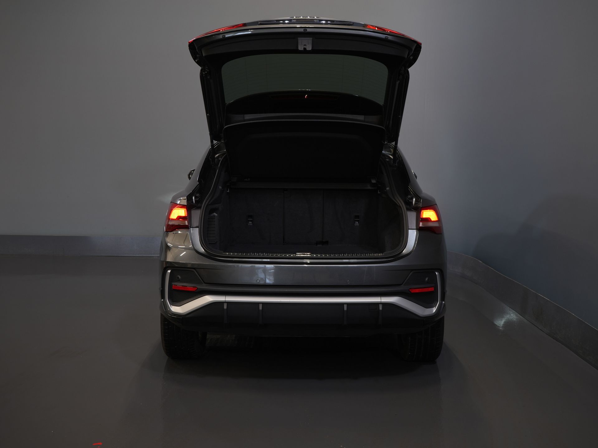 Audi Q3 Sportback SUV 45 TFSI E-Tron 245 pk S-Line Virtual Cockpit/ Pano/ Carplay/ Stoelverw./ PDC/ Trekhaak 4