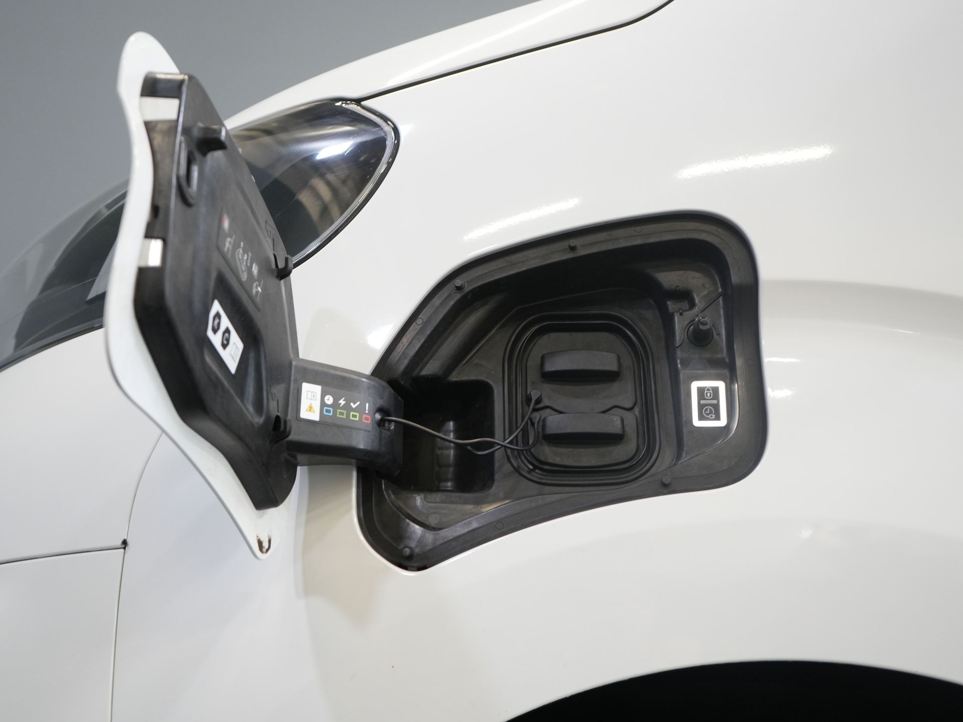 Opel Vivaro-e Personenvervoer 75 kWh 330km WLTP (DEMO) € 33.812,- incl. BTW Pano/ Elek.Schuifdeuren/ Massage Stoelen/ Leder/ Xenon/ Standkachel/ Head Up/ Klas 19