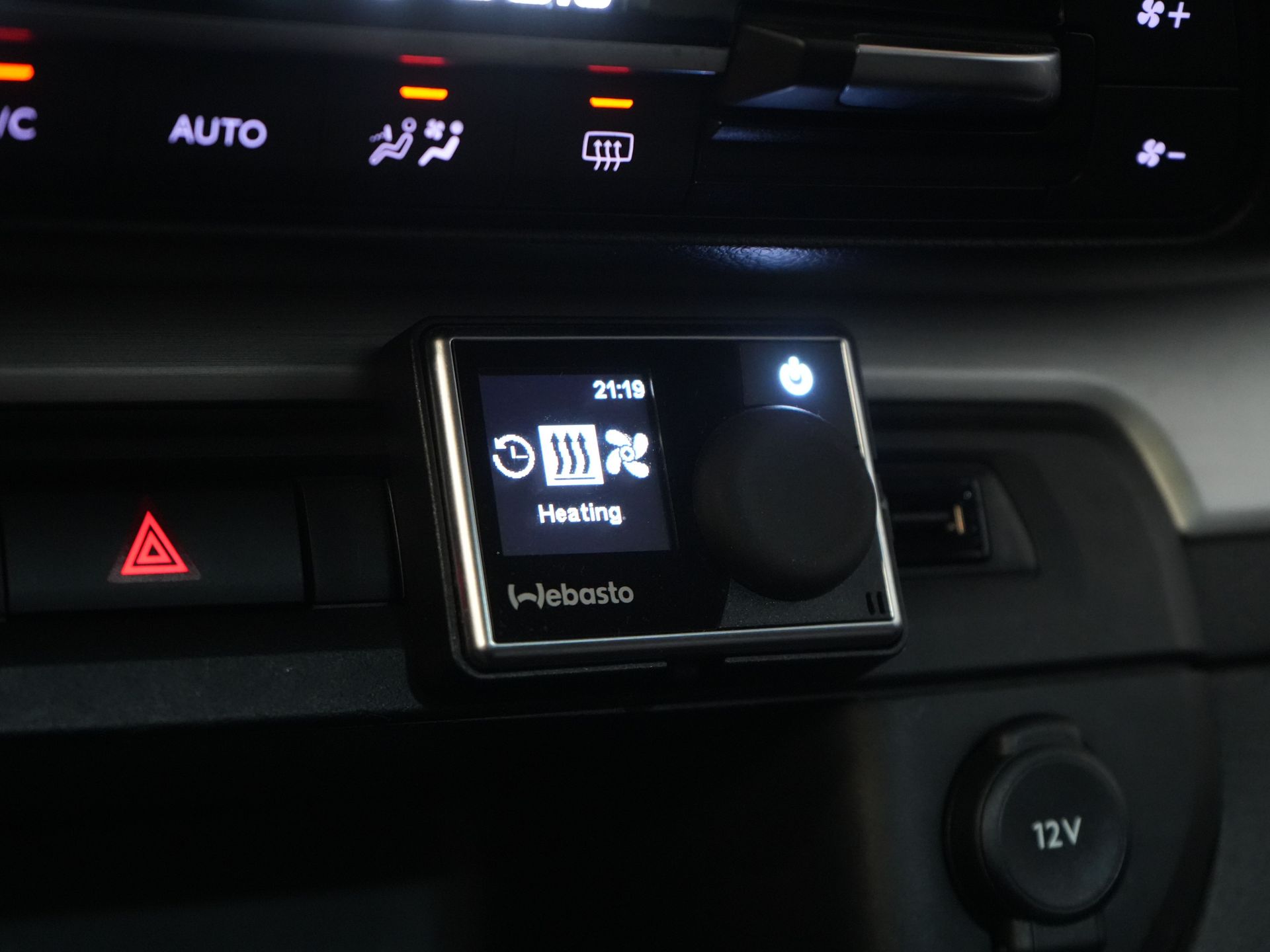 Opel Vivaro-e Personenvervoer 75 kWh 330km WLTP (DEMO) € 33.812,- incl. BTW Pano/ Elek.Schuifdeuren/ Massage Stoelen/ Leder/ Xenon/ Standkachel/ Head Up/ Klas 29