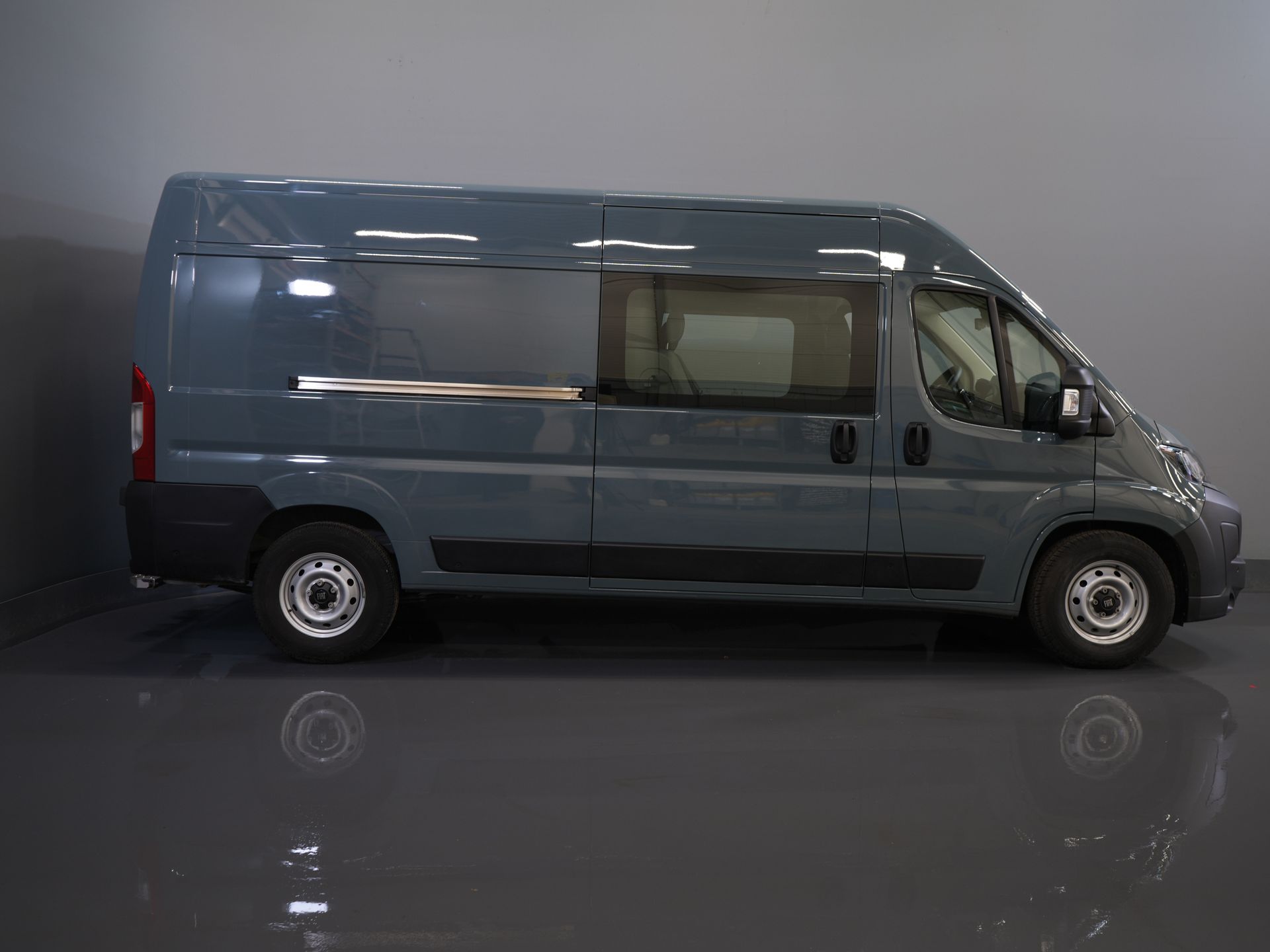 Fiat Ducato Bestelbus 2.2 MJ 180 pk Aut. L3H2 DC Dubbel Cabine BPM VRIJ! 6 Pers./ 2x Schuifdeur/ Climate/ 2.5t Trekverm./ Cruise/ Camera/ Trekhaak 10