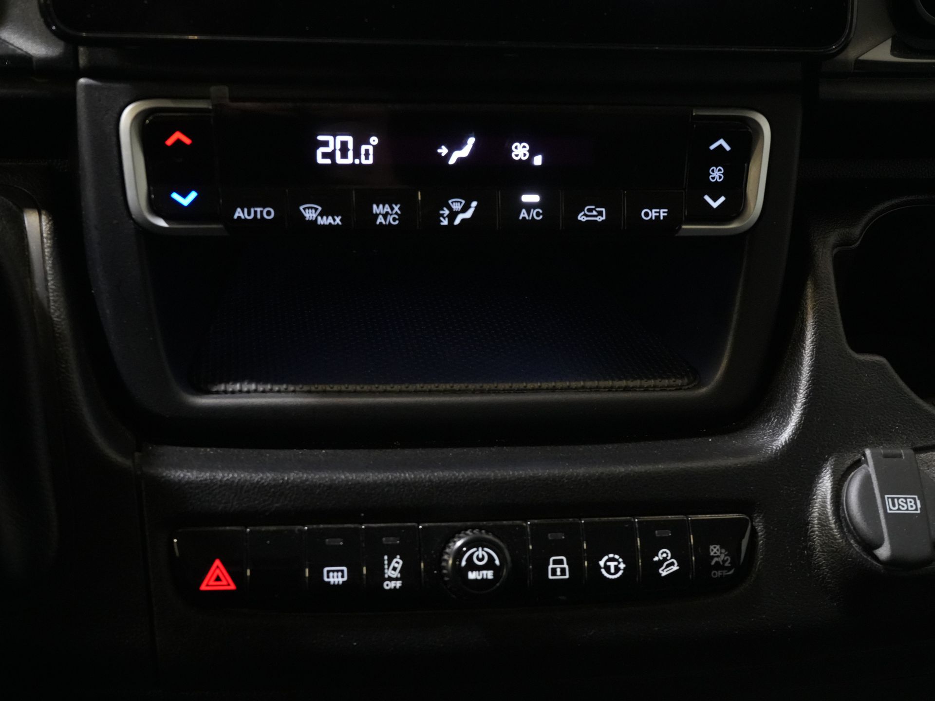 Fiat Ducato Bestelbus 2.2 MJ 180 pk Aut. L3H2 DC Dubbel Cabine BPM VRIJ! 6 Pers./ 2x Schuifdeur/ Climate/ 2.5t Trekverm./ Cruise/ Camera/ Trekhaak 24