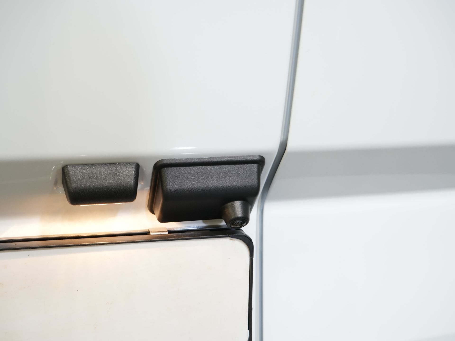 Ford E-Transit Custom Bestelbus 340 L2 Trend 65 kWh 330 km WLTP LED/ Snellader/ 2.3t Trekverm./ Stuurverw./ Stoelverw./ Carplay/ Climate/ Camera/ PDC/ Cruise 15