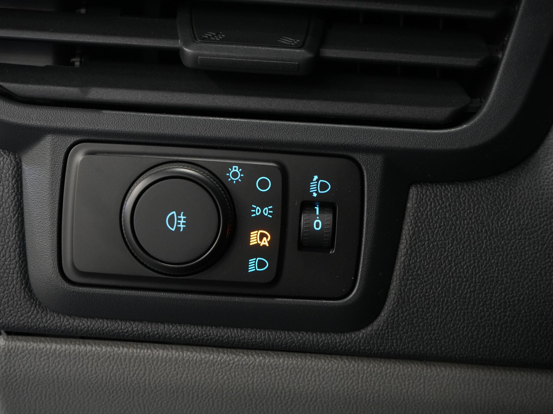 Ford E-Transit Custom Bestelbus 340 L2 Trend 65 kWh 330 km WLTP LED/ Snellader/ 2.3t Trekverm./ Stuurverw./ Stoelverw./ Carplay/ Climate/ Camera/ PDC/ Cruise 17