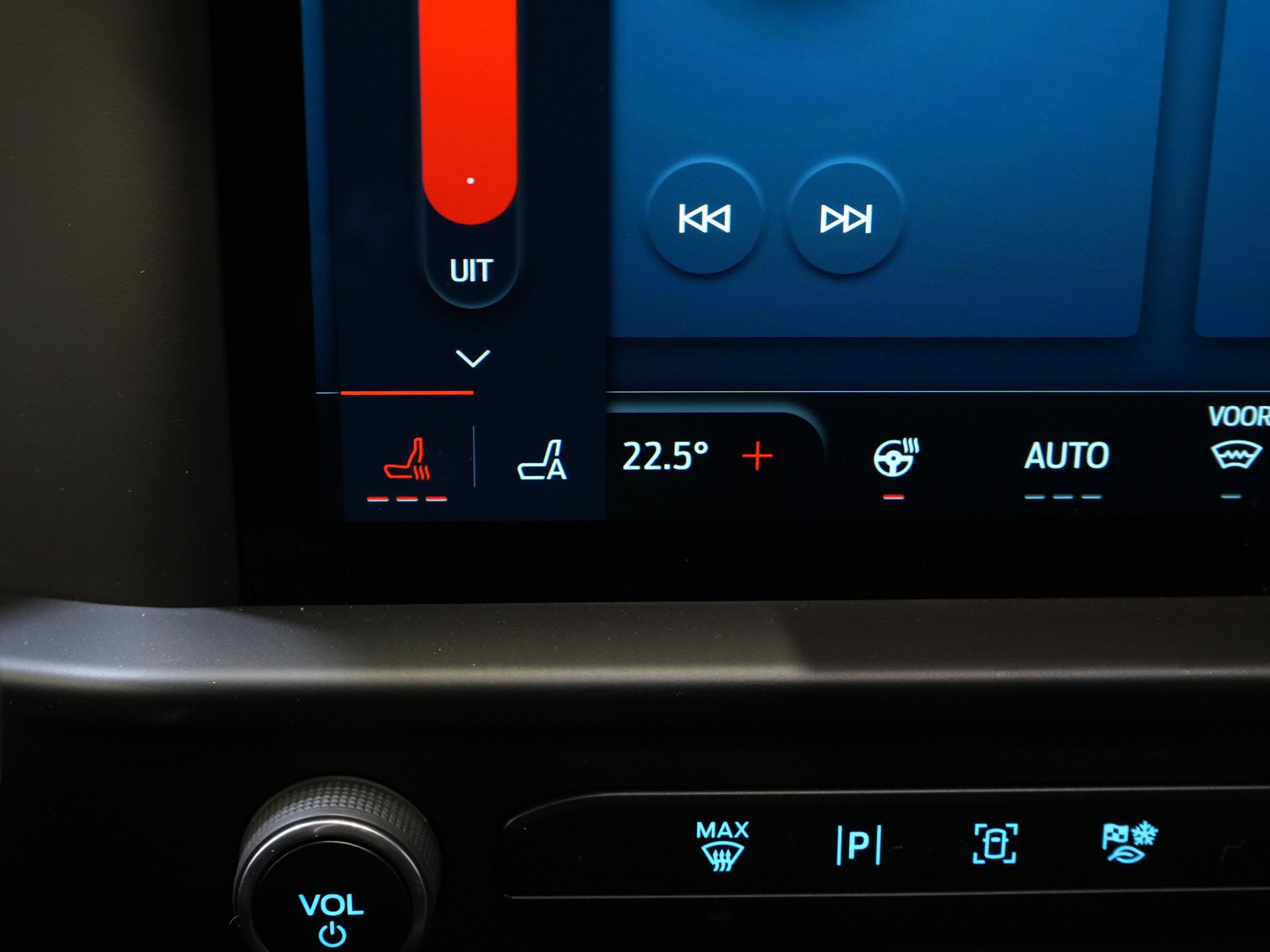 Ford E-Transit Custom Bestelbus 340 L2 Trend 65 kWh 330 km WLTP LED/ Snellader/ 2.3t Trekverm./ Stuurverw./ Stoelverw./ Carplay/ Climate/ Camera/ PDC/ Cruise 21