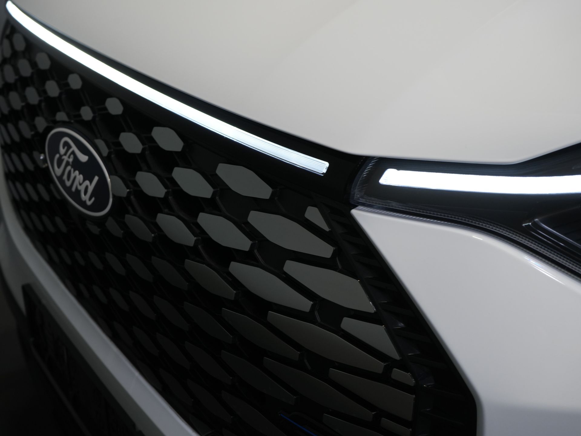 Ford E-Transit Custom Bestelbus 340 L2 Trend 65 kWh 330 km WLTP LED/ Snellader/ 2.3t Trekverm./ Stuurverw./ Stoelverw./ Carplay/ Climate/ Camera/ PDC/ Cruise 27