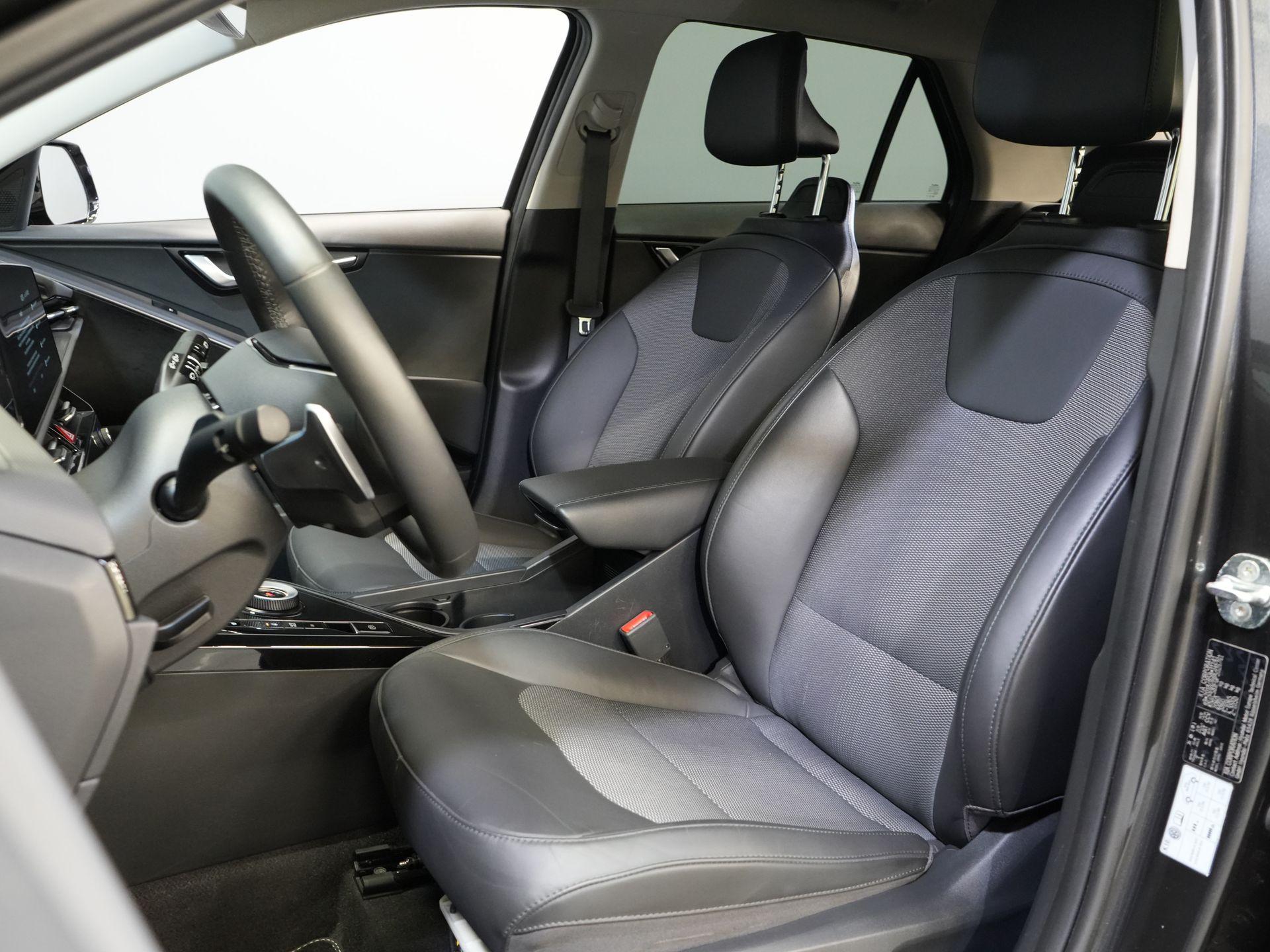 Kia Niro SUV 1.6 GDi 185 pk PHEV Dynamic LED/ Adapt. Cruise/ Elek.Stoelen/ Carplay/ VC/ Afn. Trekhaak/ Navi/ Stuurverw./ Stoelverw. 11