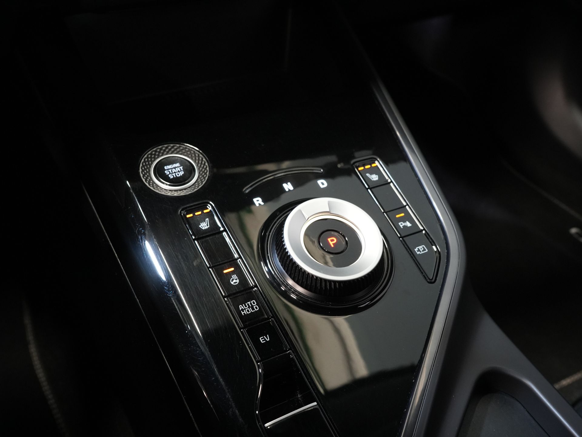 Kia Niro SUV 1.6 GDi 185 pk PHEV Dynamic LED/ Adapt. Cruise/ Elek.Stoelen/ Carplay/ VC/ Afn. Trekhaak/ Navi/ Stuurverw./ Stoelverw. 23