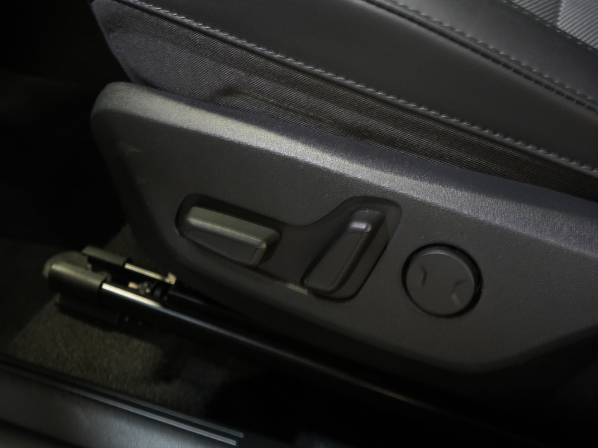 Kia Niro SUV 1.6 GDi 185 pk PHEV Dynamic LED/ Adapt. Cruise/ Elek.Stoelen/ Carplay/ VC/ Afn. Trekhaak/ Navi/ Stuurverw./ Stoelverw. 30