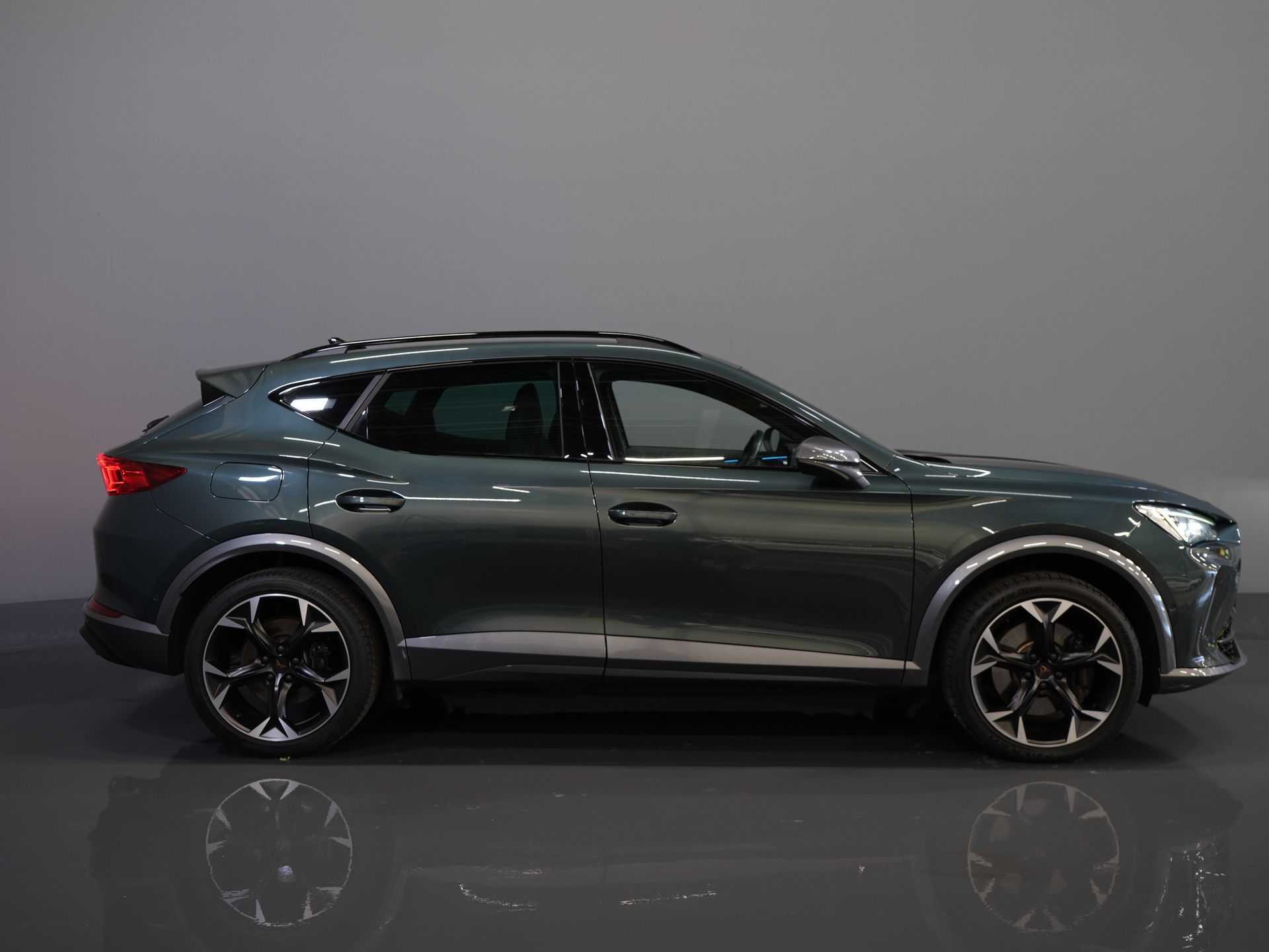 CUPRA Formentor SUV 1.4 e-Hybrid 245 pk VZ Copper Edition Matrix/ Trekhaak/ Adapt.Cruise/ Stoelverw./ Stuurverw./ Navi/ Camera/ Climate 10