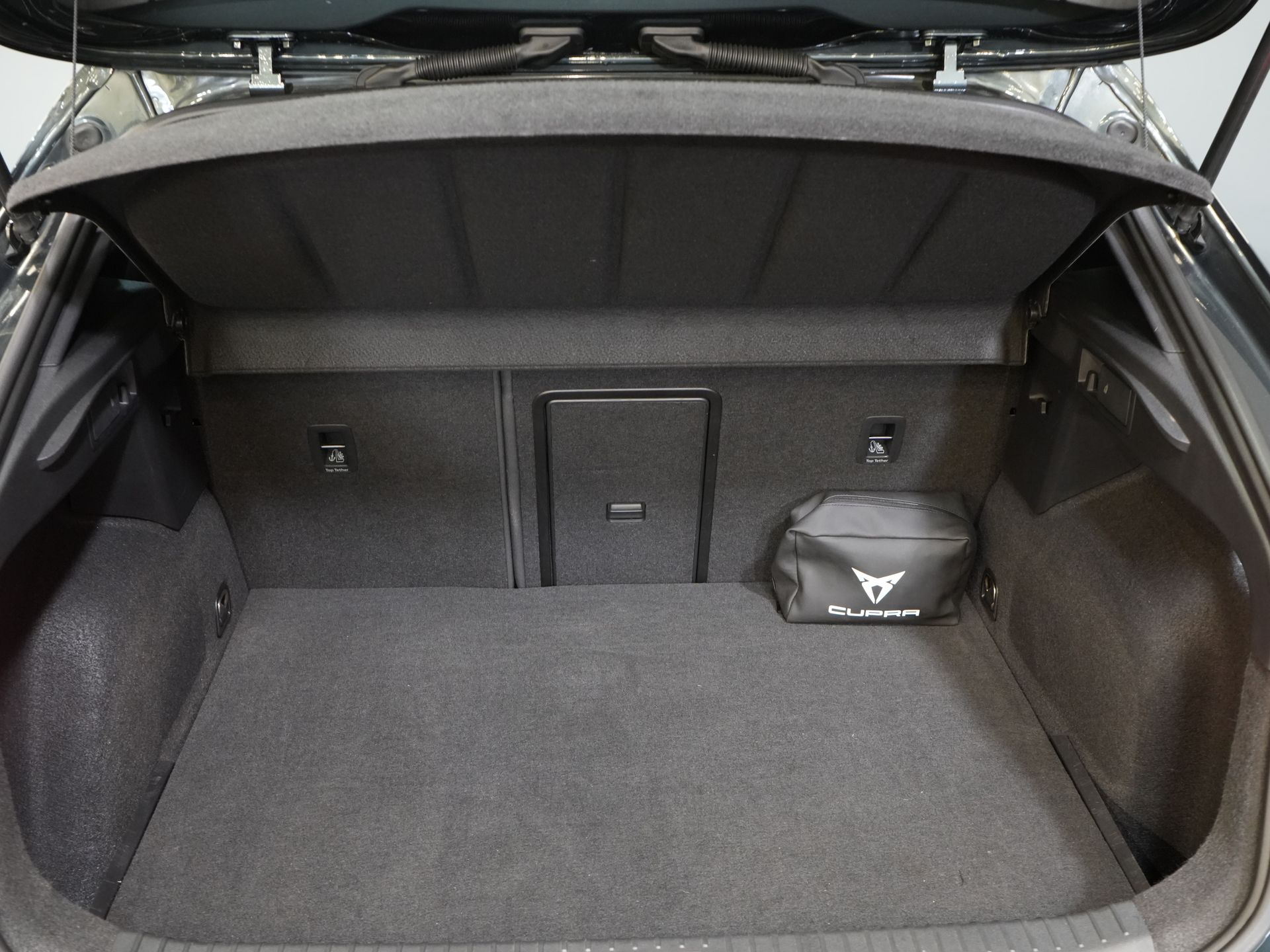 CUPRA Formentor SUV 1.4 e-Hybrid 245 pk VZ Copper Edition Matrix/ Trekhaak/ Adapt.Cruise/ Stoelverw./ Stuurverw./ Navi/ Camera/ Climate 14