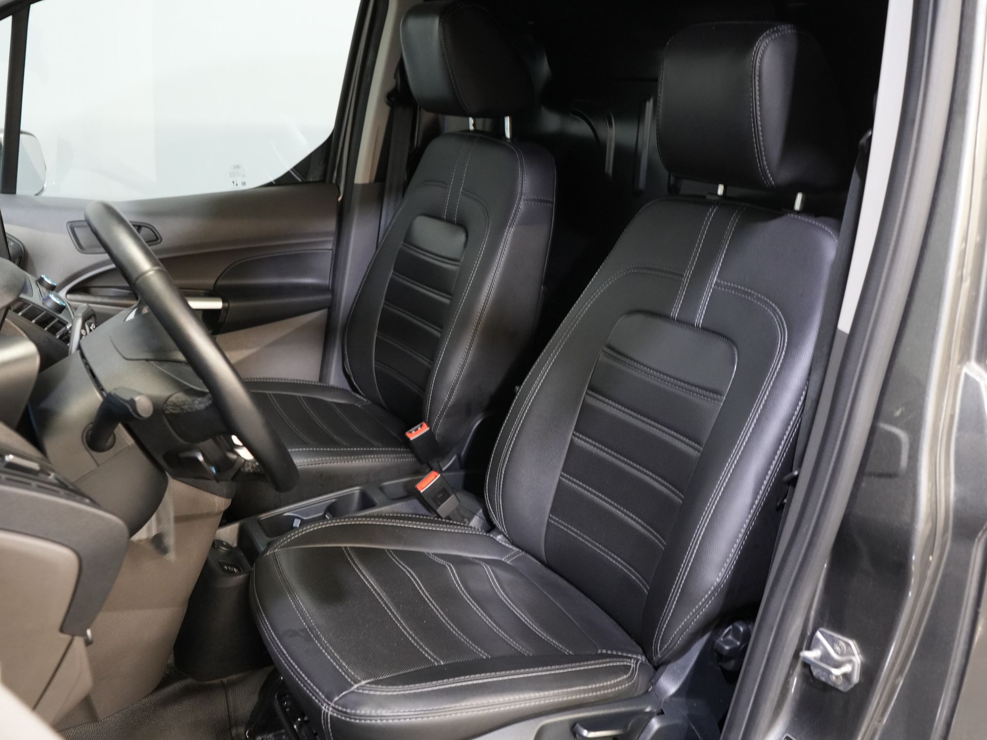 Ford Transit Connect Bestelbus 1.5 TDCI 100 pk Trend L2 BPM VRIJ! DB Riem V.V/ Carplay/ Camera/ Airco/ Navi/ PDC/ Trekhaak 11