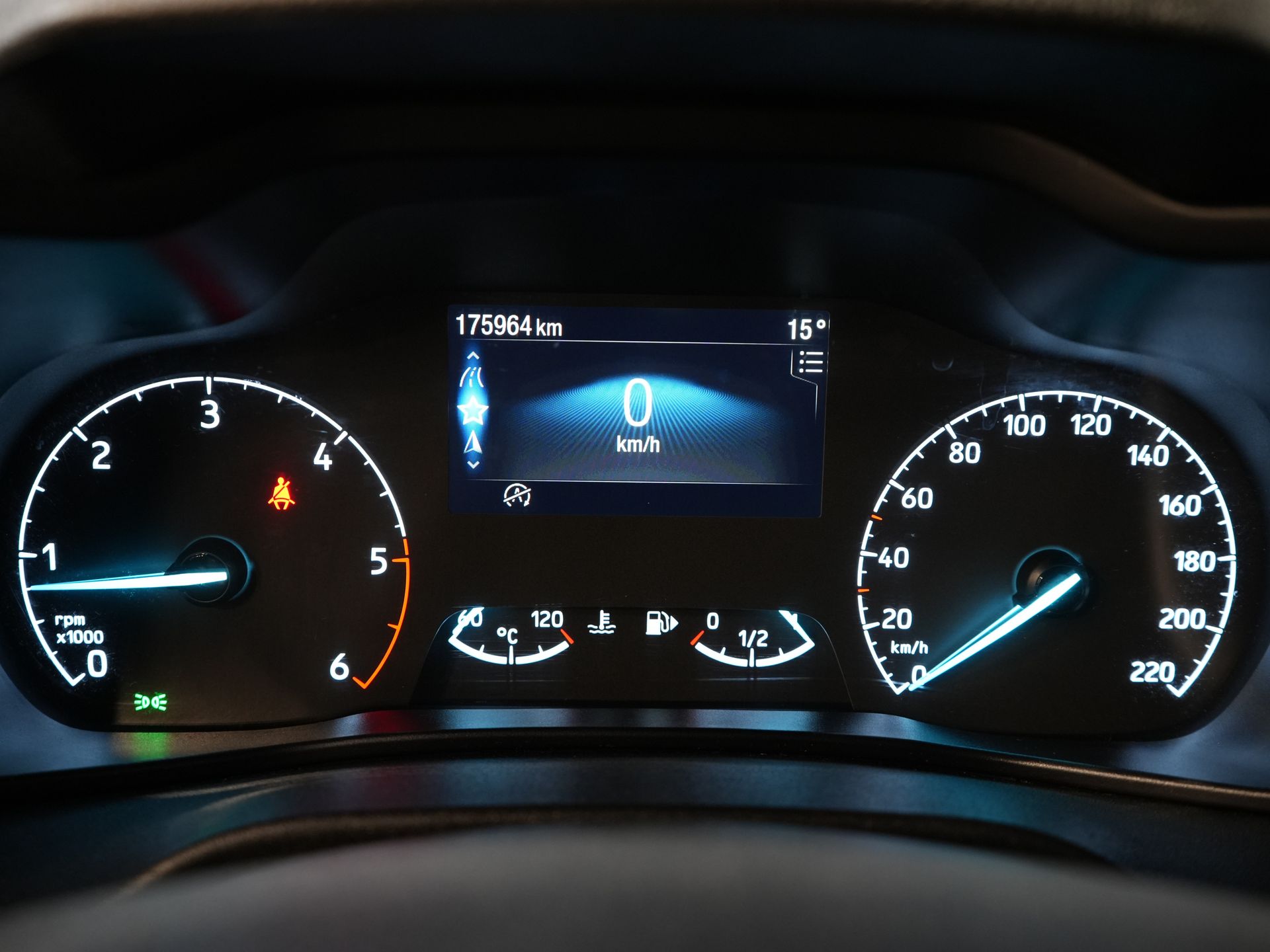 Ford Transit Connect Bestelbus 1.5 TDCI 100 pk Trend L2 BPM VRIJ! DB Riem V.V/ Carplay/ Camera/ Airco/ Navi/ PDC/ Trekhaak 21