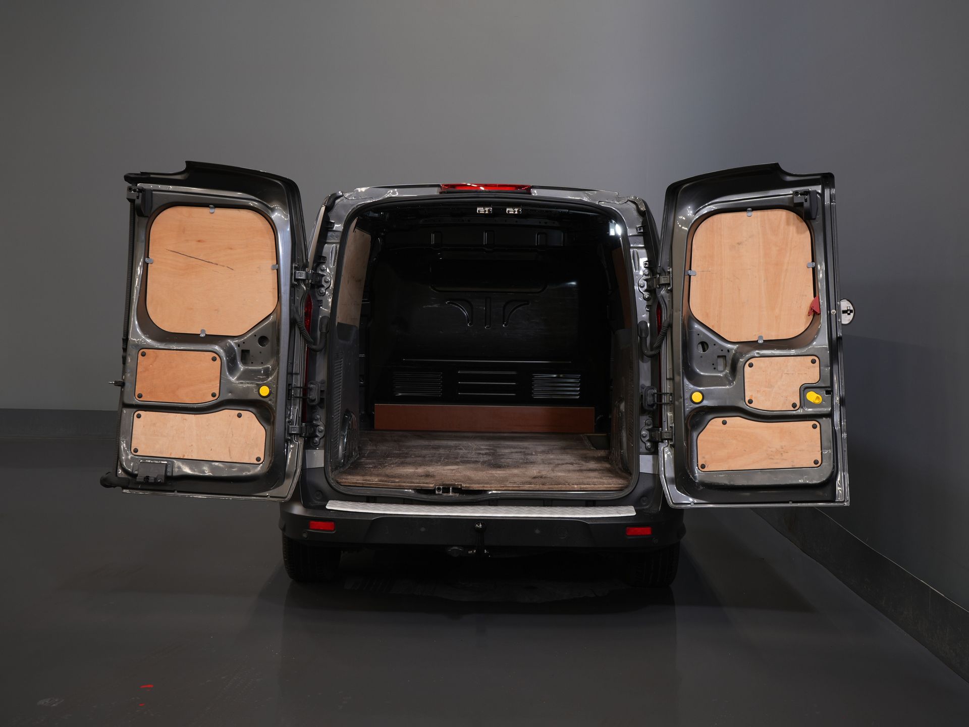 Ford Transit Connect Bestelbus 1.5 TDCI 100 pk Trend L2 BPM VRIJ! DB Riem V.V/ Carplay/ Camera/ Airco/ Navi/ PDC/ Trekhaak 4