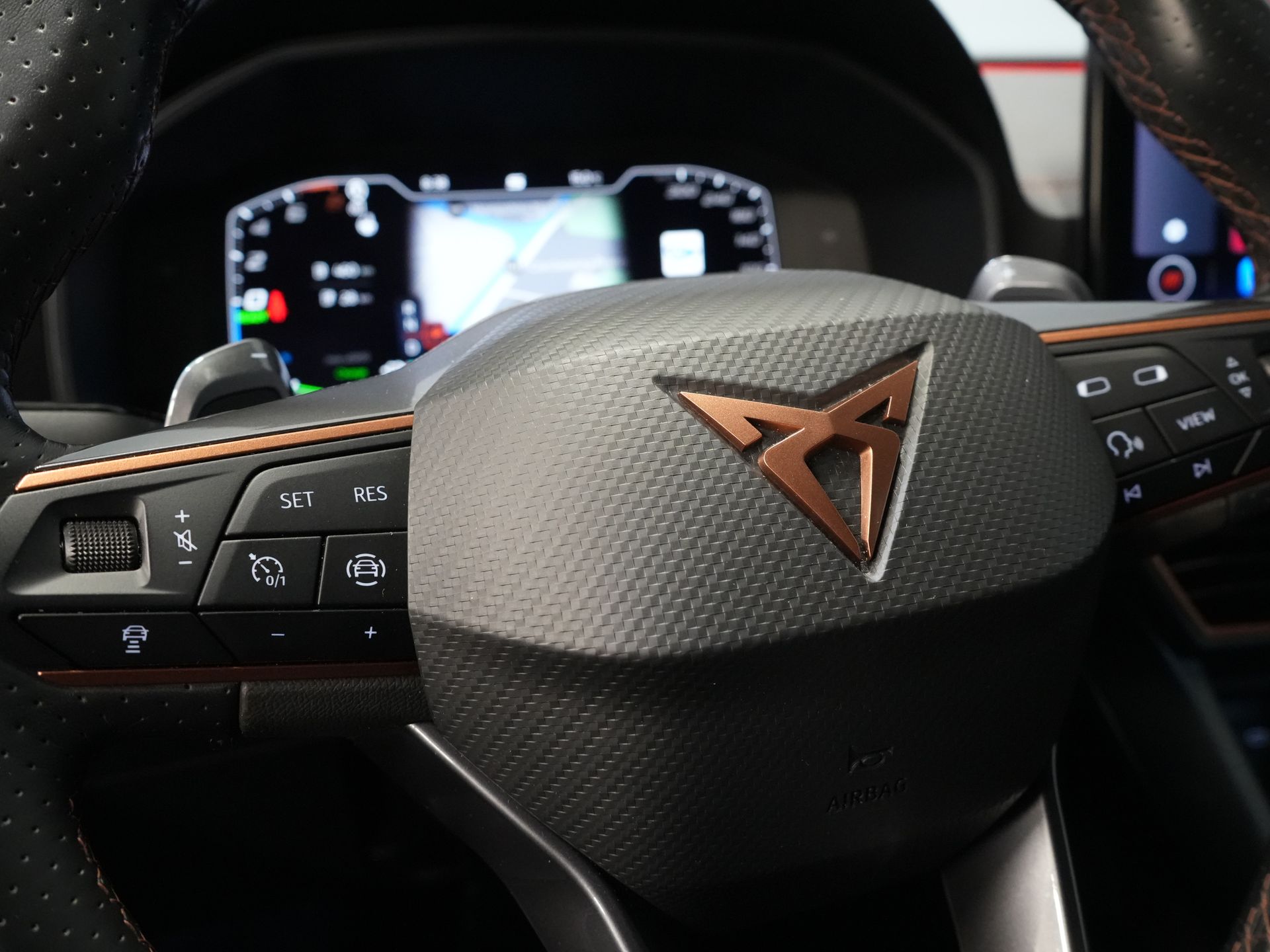 CUPRA Formentor SUV 1.4 TSI e-Hybrid LED/ Adapt. Cruise/ 19