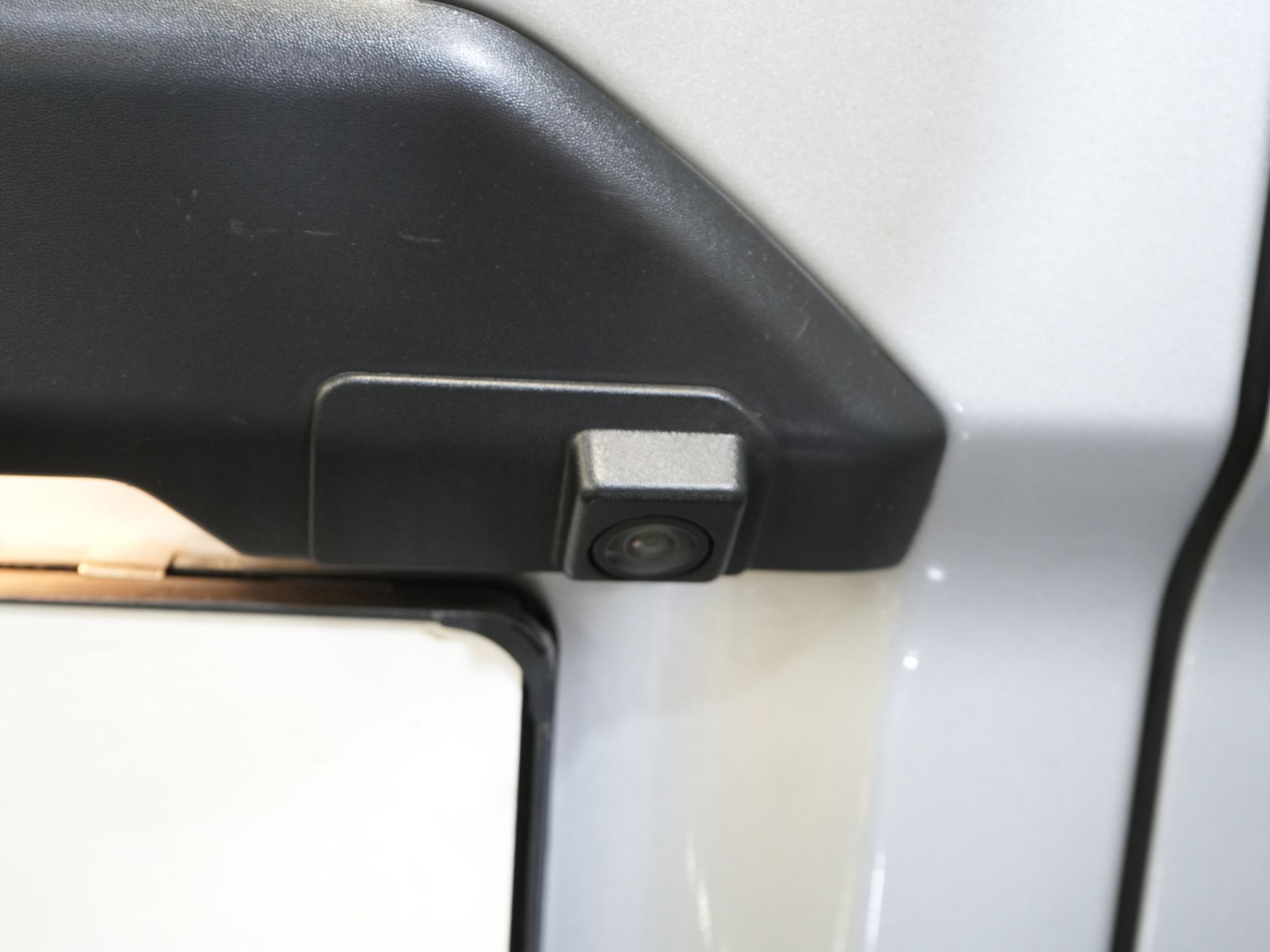 Ford Transit Custom Bestelbus 2.0 TDCI 130 pk BPM VRIJ! Sortimo/ Standkachel/ Stoelverw./ Carplay/ Camera/ Navi/ Cruise 16