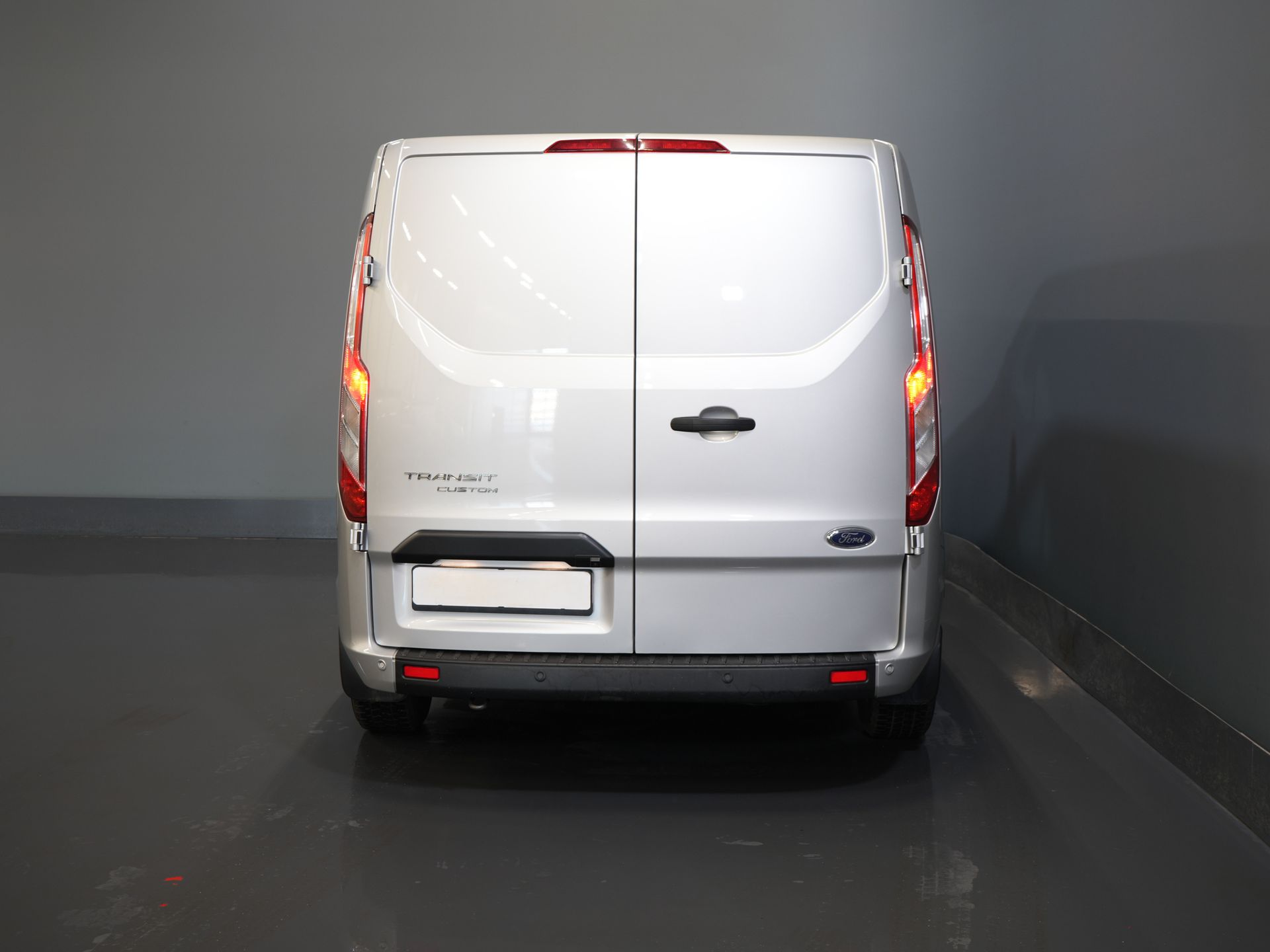 Ford Transit Custom Bestelbus 2.0 TDCI 130 pk BPM VRIJ! Sortimo/ Standkachel/ Stoelverw./ Carplay/ Camera/ Navi/ Cruise 5