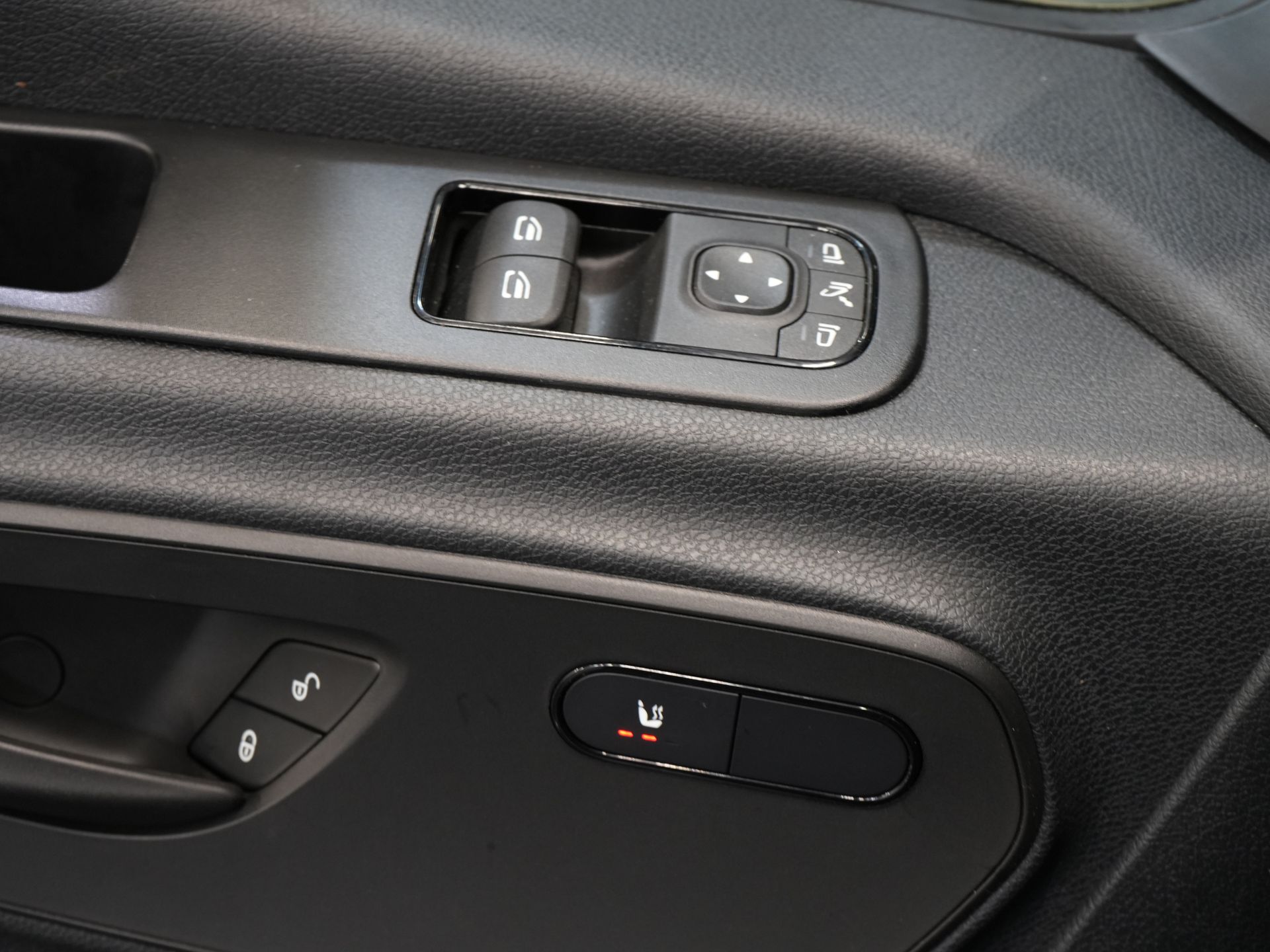 Mercedes-Benz Sprinter Bestelbus 317 Aut. L2H2 BPM VRIJ! LED/ 270 Gr.Deuren/ Gev.Stoel/ Stoelverw./ Navi/ Camera/ PDC/ Betimmerd/ Cruise 17