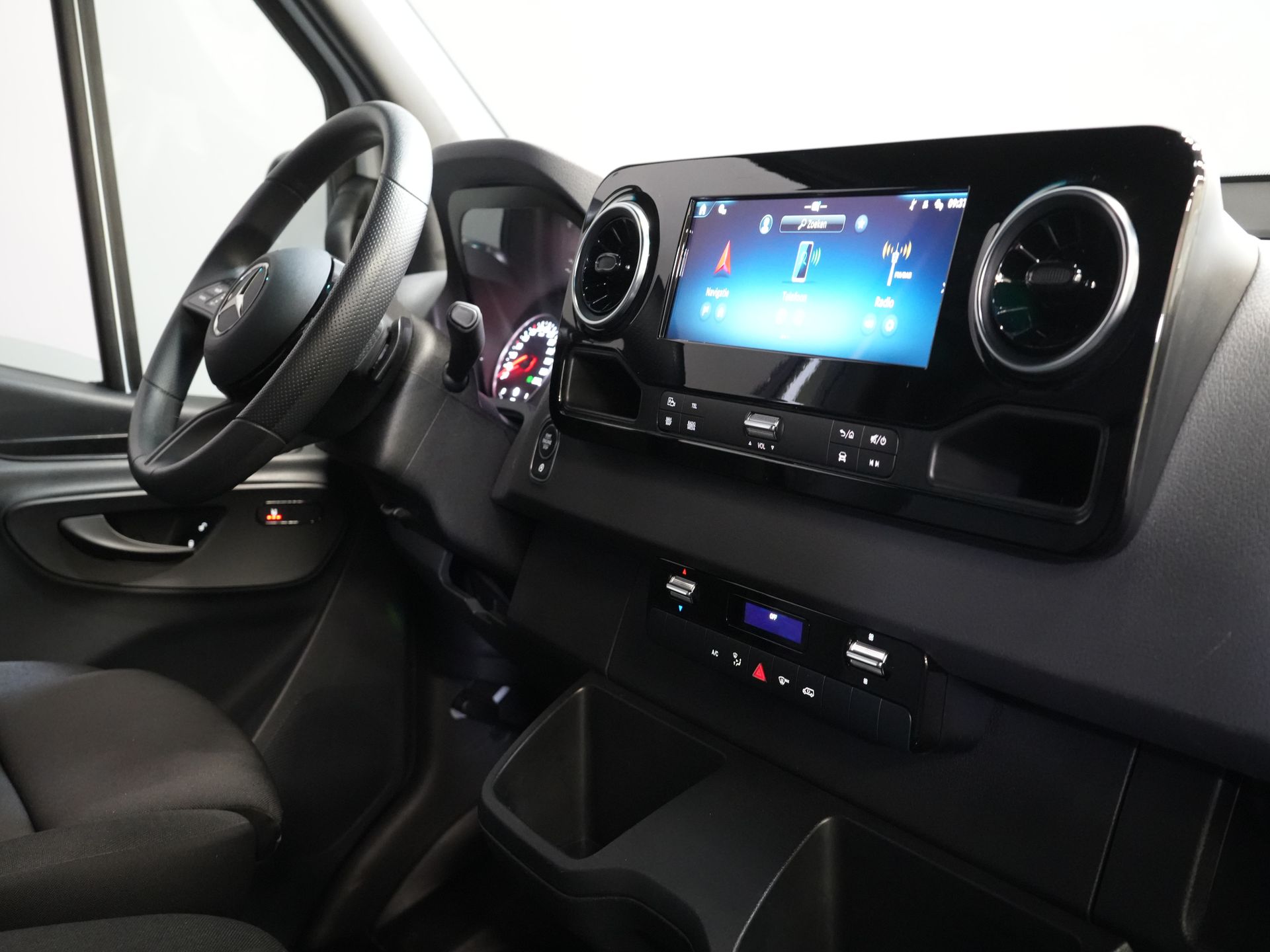 Mercedes-Benz Sprinter Bestelbus 317 Aut. L2H2 BPM VRIJ! LED/ 270 Gr.Deuren/ Gev.Stoel/ Stoelverw./ Navi/ Camera/ PDC/ Betimmerd/ Cruise 2