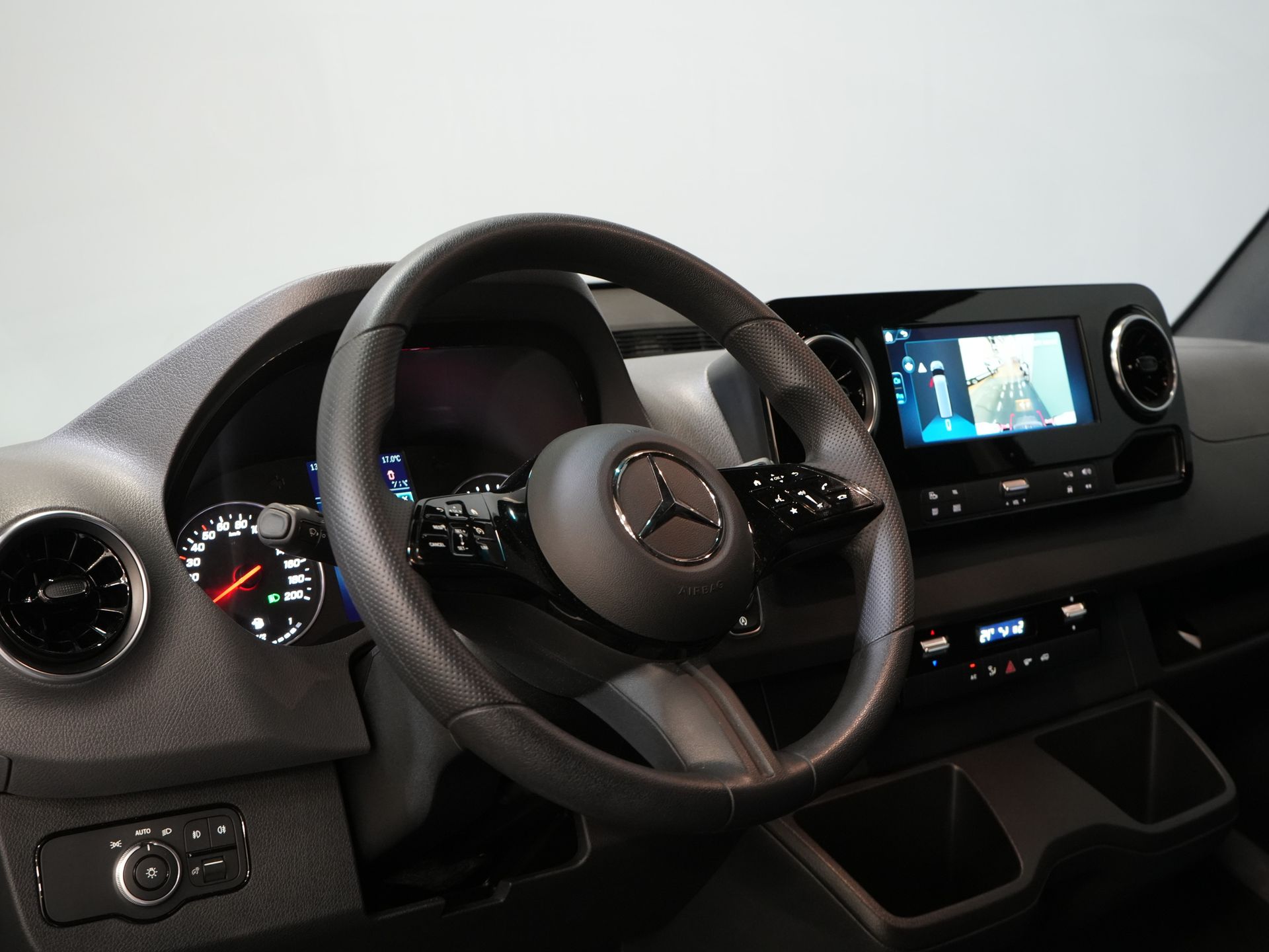 Mercedes-Benz Sprinter Bestelbus 317 Aut. L2H2 BPM VRIJ! LED/ 270 Gr.Deuren/ Gev.Stoel/ Stoelverw./ Navi/ Camera/ PDC/ Betimmerd/ Cruise 13