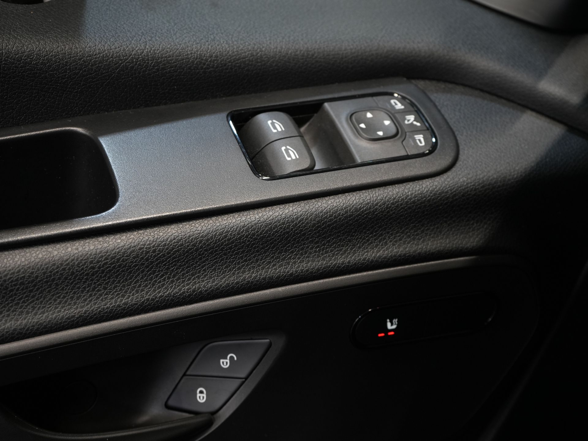 Mercedes-Benz Sprinter Bestelbus 317 Aut. L2H2 BPM VRIJ! LED/ 270 Gr.Deuren/ Gev.Stoel/ Stoelverw./ Navi/ Camera/ PDC/ Betimmerd/ Cruise 17