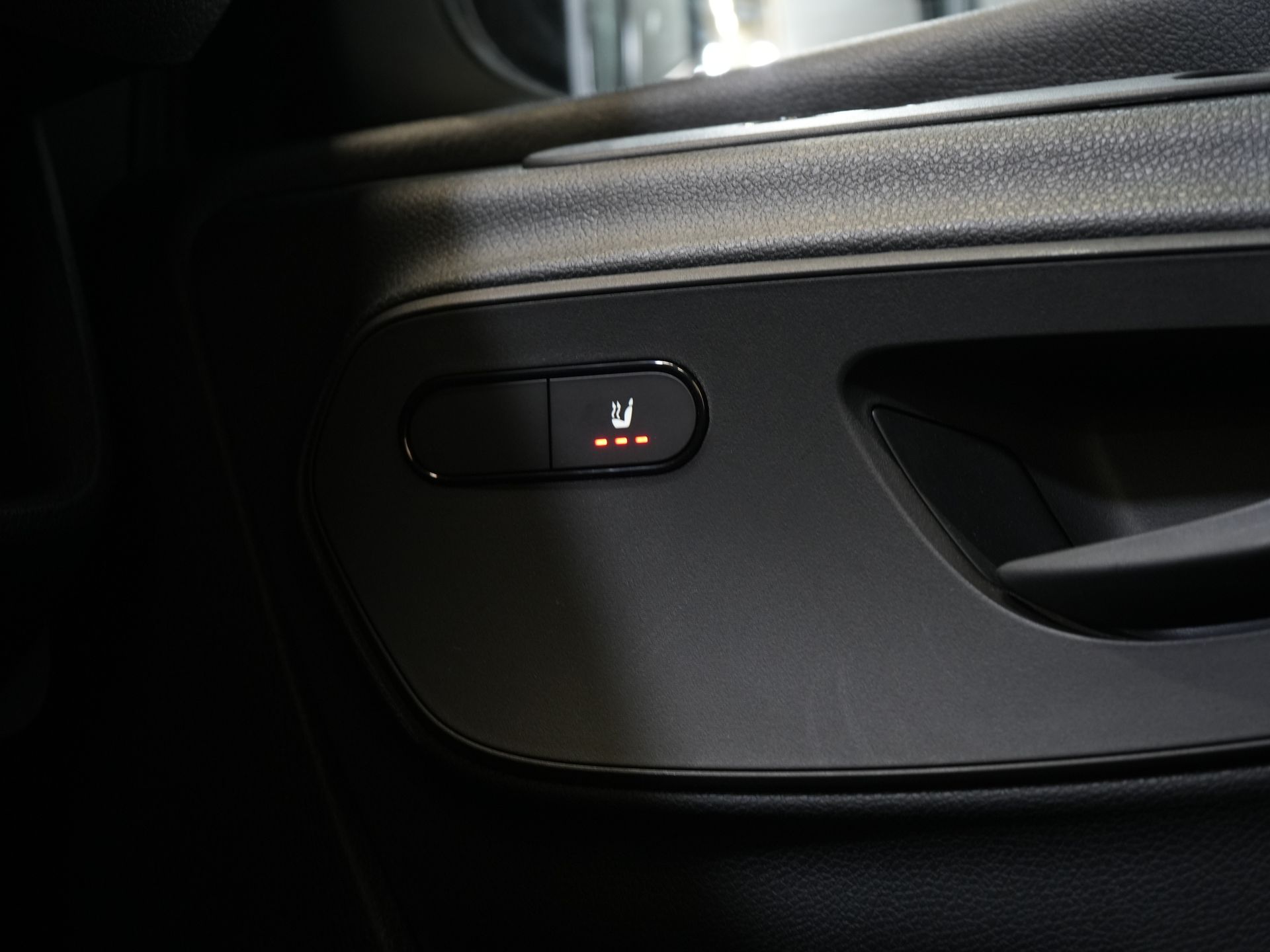 Mercedes-Benz Sprinter Bestelbus 317 Aut. L2H2 BPM VRIJ! LED/ 270 Gr.Deuren/ Gev.Stoel/ Stoelverw./ Navi/ Camera/ PDC/ Betimmerd/ Cruise 23