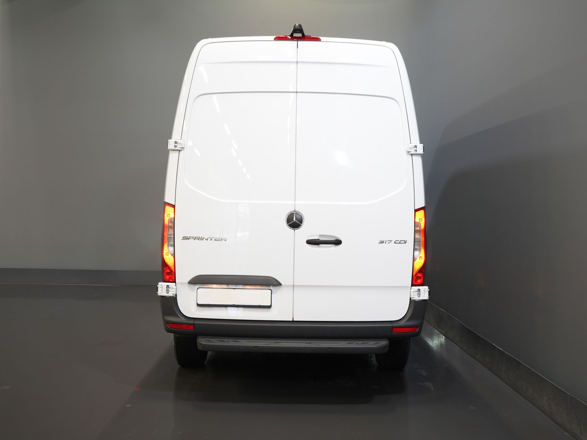 Mercedes-Benz Sprinter Bestelbus 317 Aut. L2H2 BPM VRIJ! LED/ 270 Gr.Deuren/ Gev.Stoel/ Stoelverw./ Navi/ Camera/ PDC/ Betimmerd/ Cruise 5