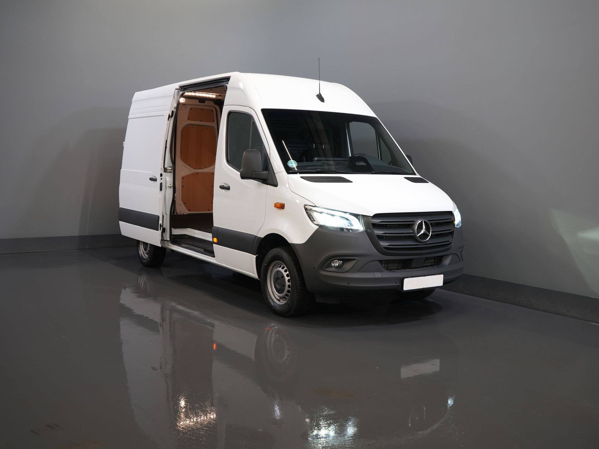 Mercedes-Benz Sprinter Bestelbus 317 Aut. L2H2 BPM VRIJ! LED/ 270 Gr.Deuren/ Gev.Stoel/ Stoelverw./ Navi/ Camera/ PDC/ Betimmerd/ Cruise 8