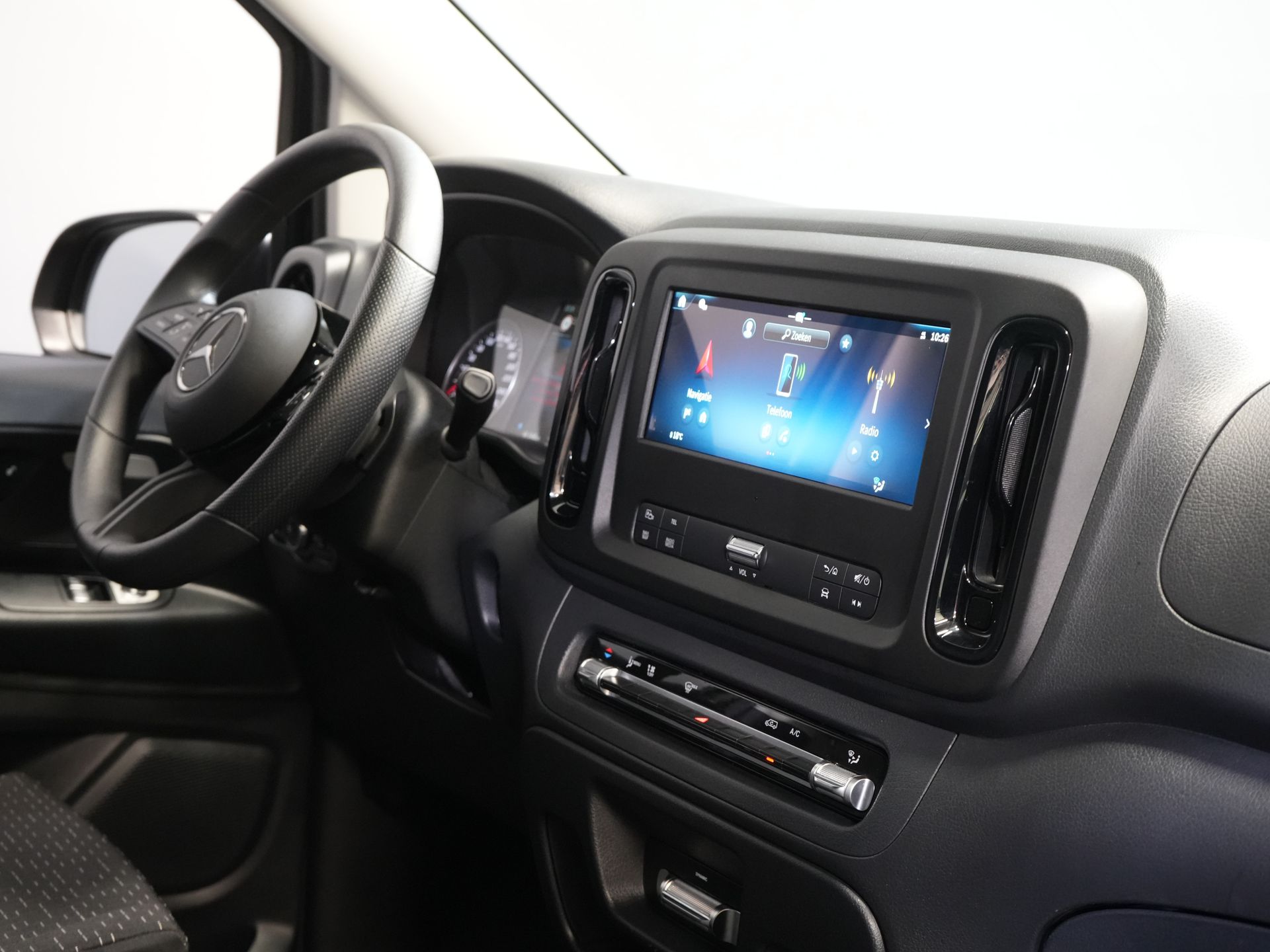 Mercedes-Benz Vito Bestelbus 116 CDI Aut. L2 BPM VRIJ! LED/ Carplay/ 270Gr.Deuren/ Stoelverw./ Navi/ Camera/ Cruise/ PDC/ Trekhaak 2