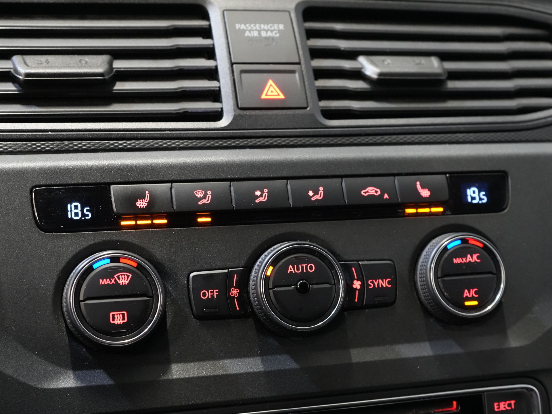 Volkswagen Caddy Bestelbus 2.0 TDI 100 pk C-Edition DSG Aut. BPM VRIJ! Bi-Xenon/ Adapt. Cruise/ Leder/ Climate/ Alarm III/ Carplay/ Stoelverw./ Roofrails/  21