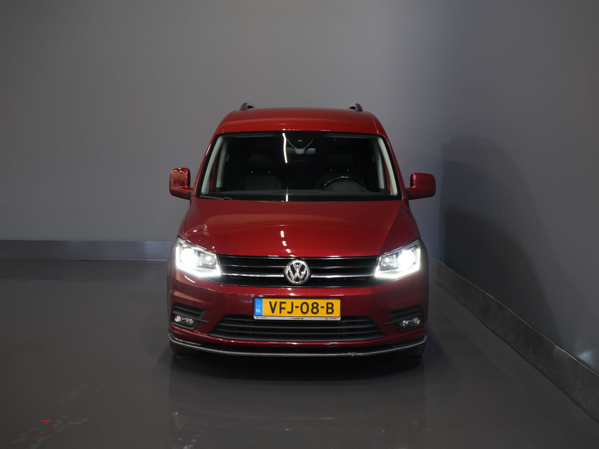 Volkswagen Caddy Bestelbus 2.0 TDI 100 pk C-Edition DSG Aut. BPM VRIJ! Bi-Xenon/ Adapt. Cruise/ Leder/ Climate/ Alarm III/ Carplay/ Stoelverw./ Roofrails/  6