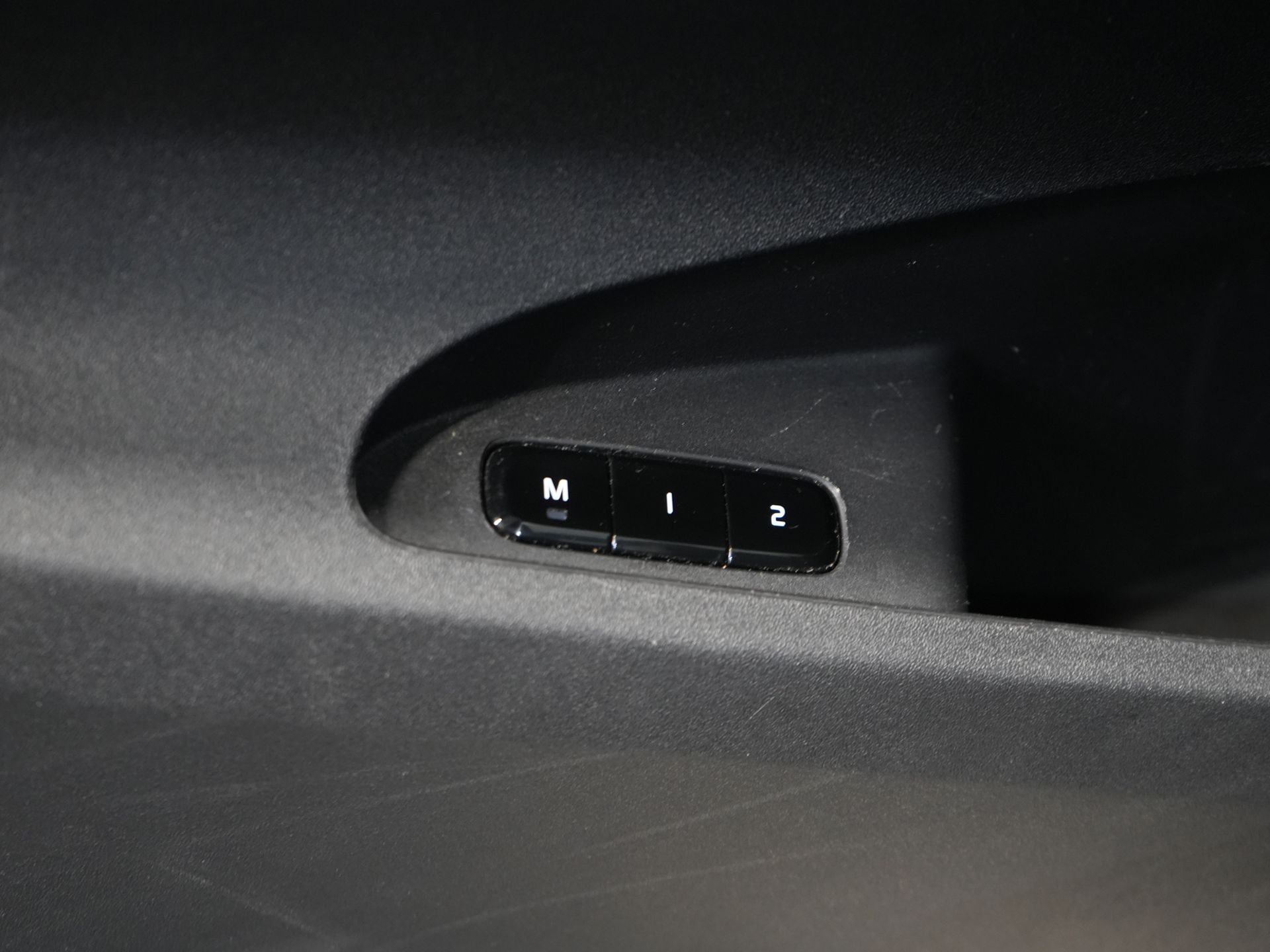 Polestar 2 Sedan Long Range 78 kWh 551 km WLTP 94% SOH LED/ Adapt.Cruise/ Memory/ Stoelverw./ Carplay/ Navi/ Climate 19