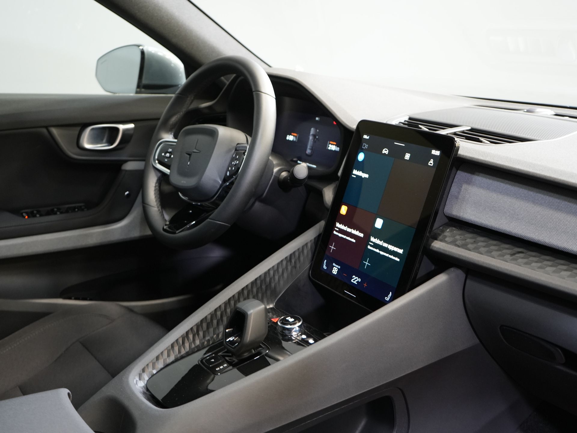 Polestar 2 Sedan Long Range 78 kWh 551 km WLTP 94% SOH LED/ Adapt.Cruise/ Memory/ Stoelverw./ Carplay/ Navi/ Climate 2