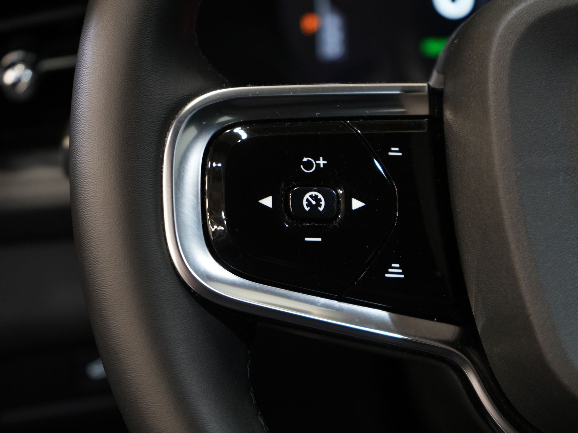 Polestar 2 Sedan Long Range 78 kWh 551 km WLTP 94% SOH LED/ Adapt.Cruise/ Memory/ Stoelverw./ Carplay/ Navi/ Climate 21