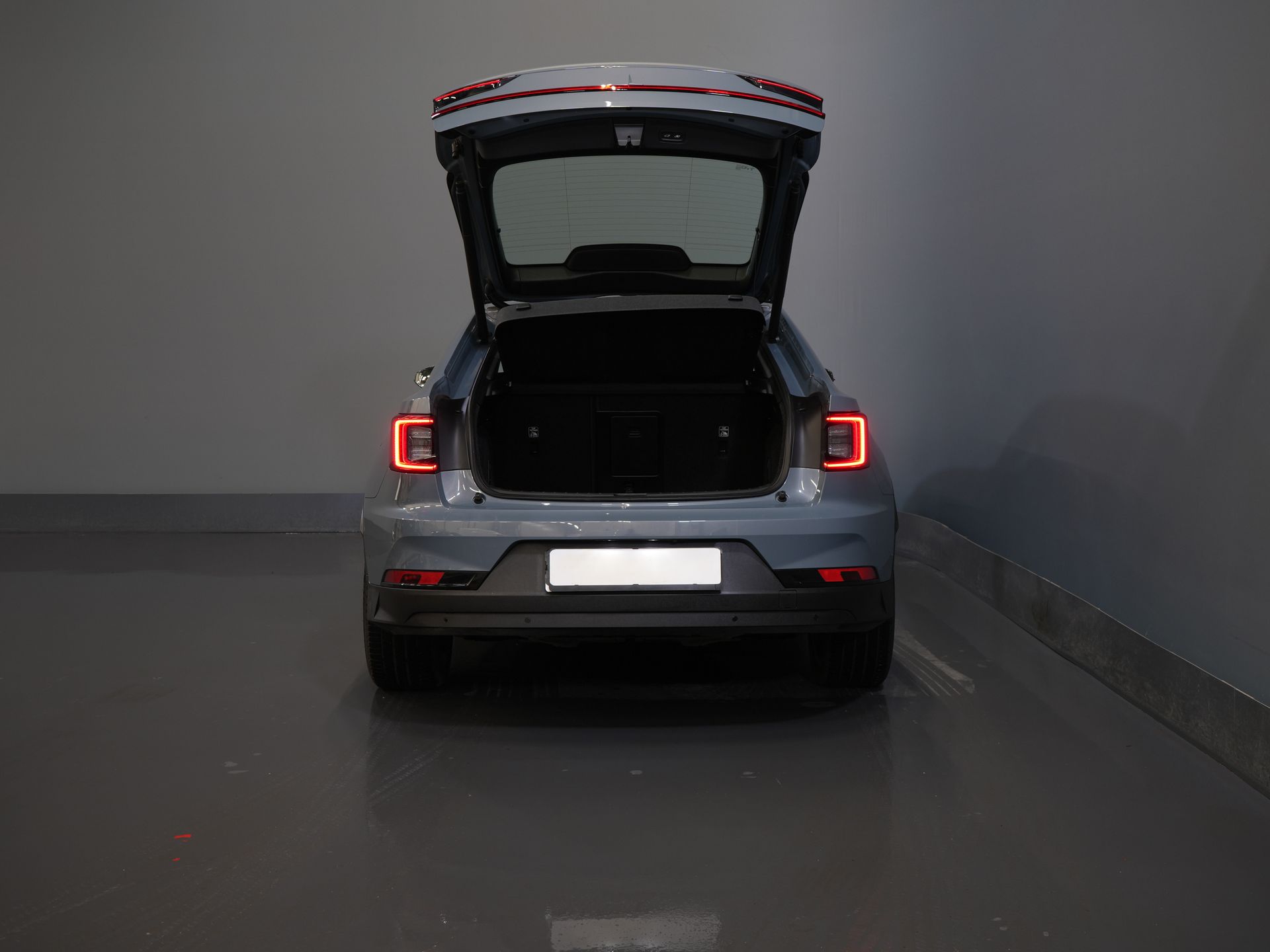 Polestar 2 Sedan Long Range 78 kWh 551 km WLTP 94% SOH LED/ Adapt.Cruise/ Memory/ Stoelverw./ Carplay/ Navi/ Climate 4