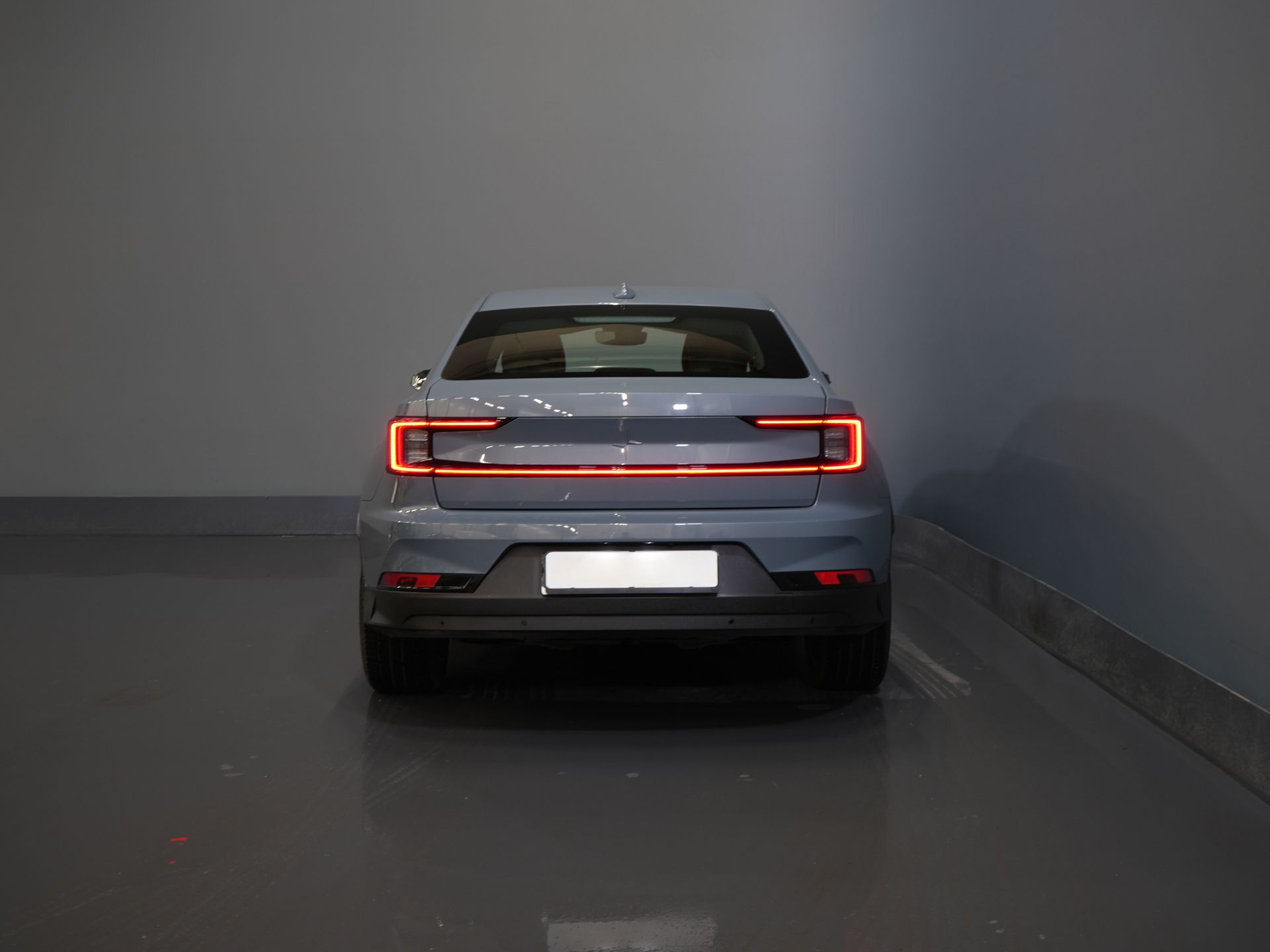 Polestar 2 Sedan Long Range 78 kWh 551 km WLTP 94% SOH LED/ Adapt.Cruise/ Memory/ Stoelverw./ Carplay/ Navi/ Climate 5