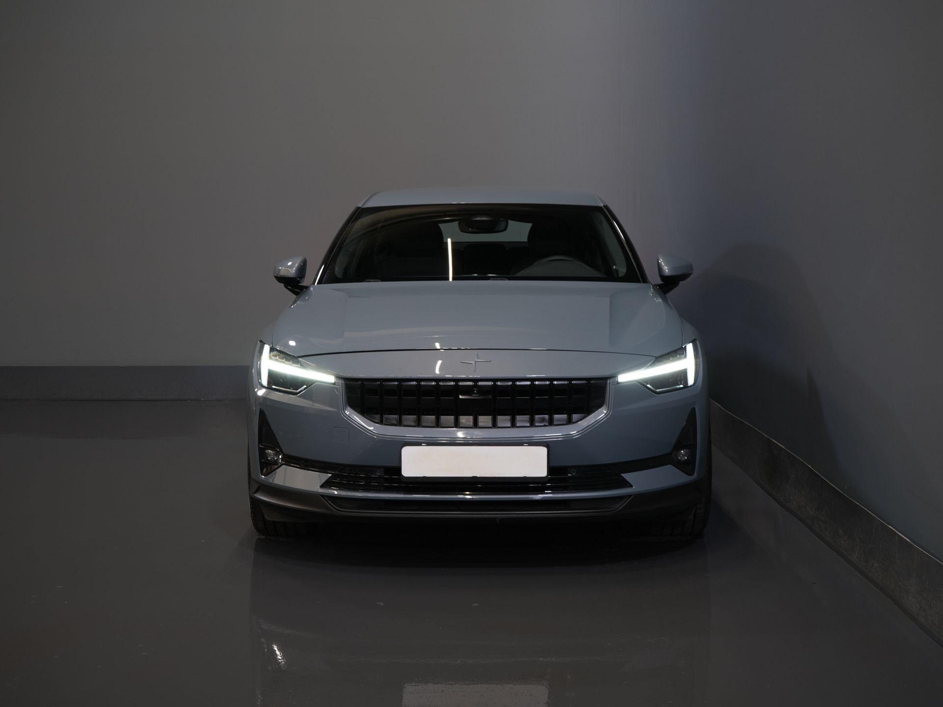 Polestar 2 Sedan Long Range 78 kWh 551 km WLTP 94% SOH LED/ Adapt.Cruise/ Memory/ Stoelverw./ Carplay/ Navi/ Climate 6