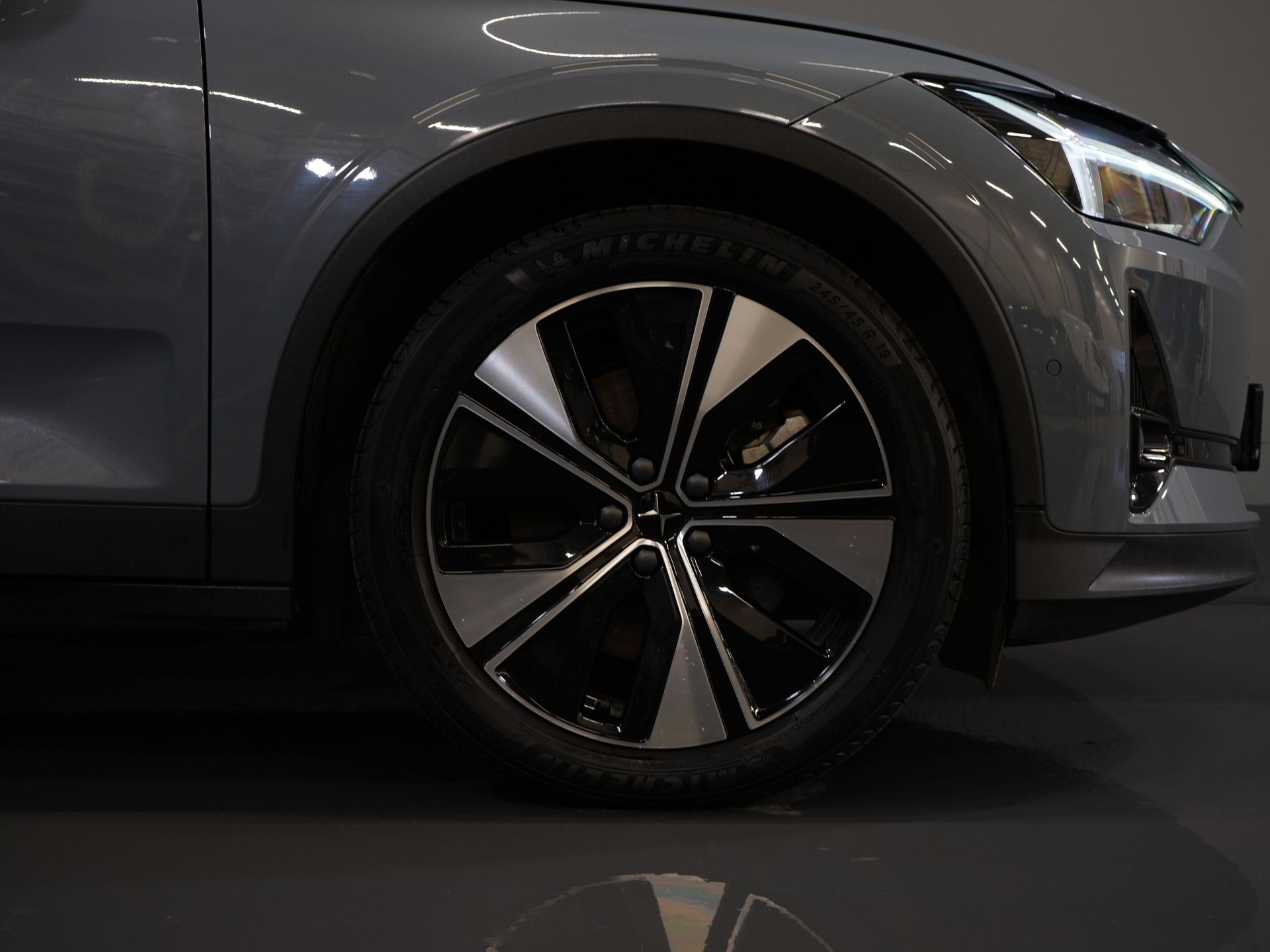 Polestar 2 Sedan Long Range 78 kWh 551 km WLTP 94% SOH LED/ Adapt.Cruise/ Memory/ Stoelverw./ Carplay/ Navi/ Climate 8