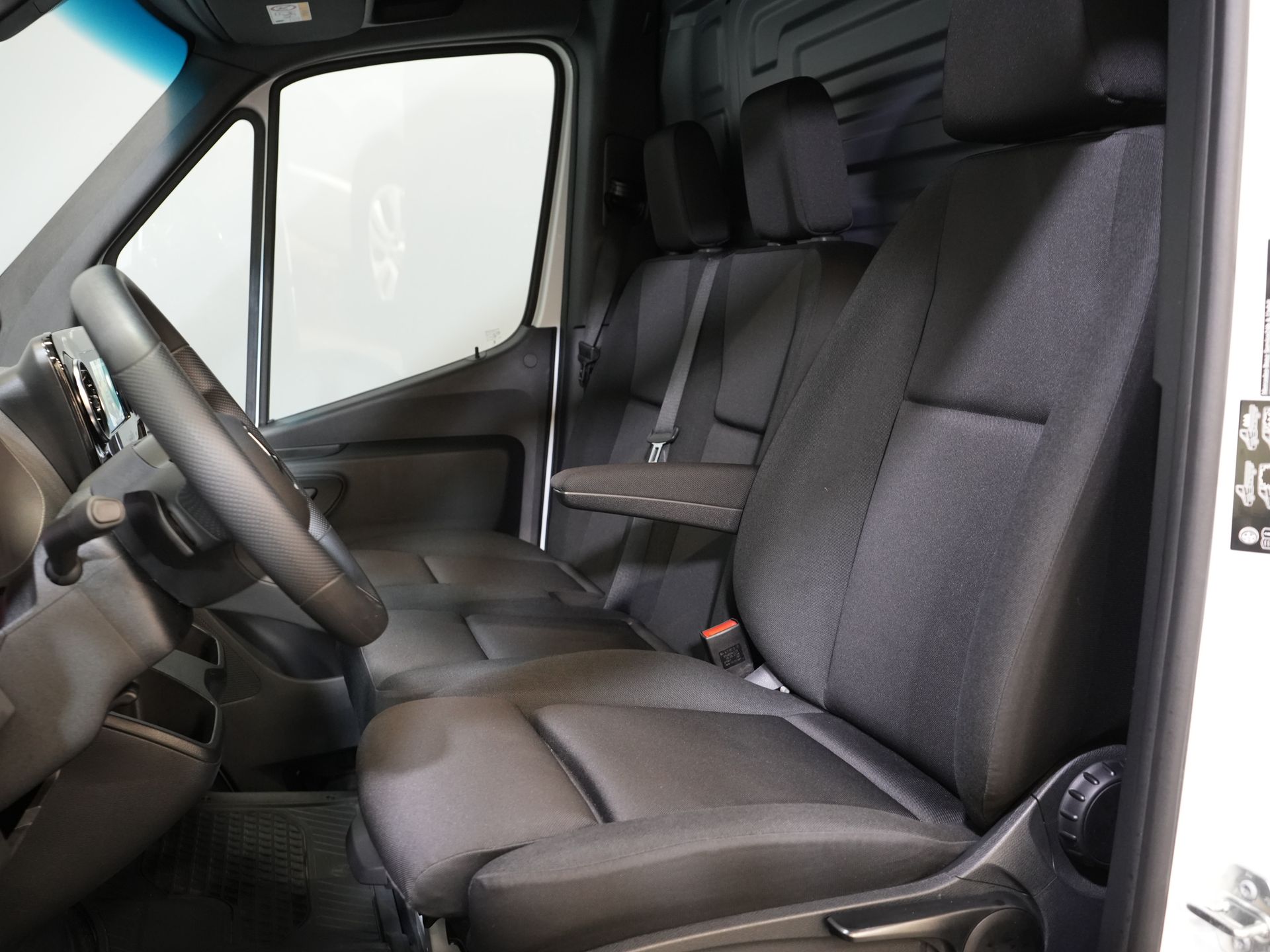 Mercedes-Benz Sprinter Bestelbus 317 CDI Aut. L2H2 BPM VRIJ! LED/ Gev.Stoel/ 270Gr.Deuren/ Stoelverw./ Navi/ Camera/ PDC/ Cruise 11