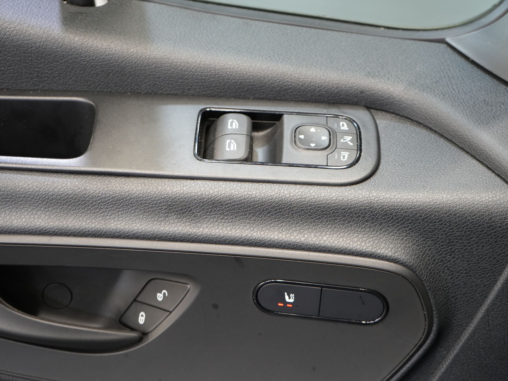 Mercedes-Benz Sprinter Bestelbus 317 CDI Aut. L2H2 BPM VRIJ! LED/ Gev.Stoel/ 270Gr.Deuren/ Stoelverw./ Navi/ Camera/ PDC/ Cruise 17