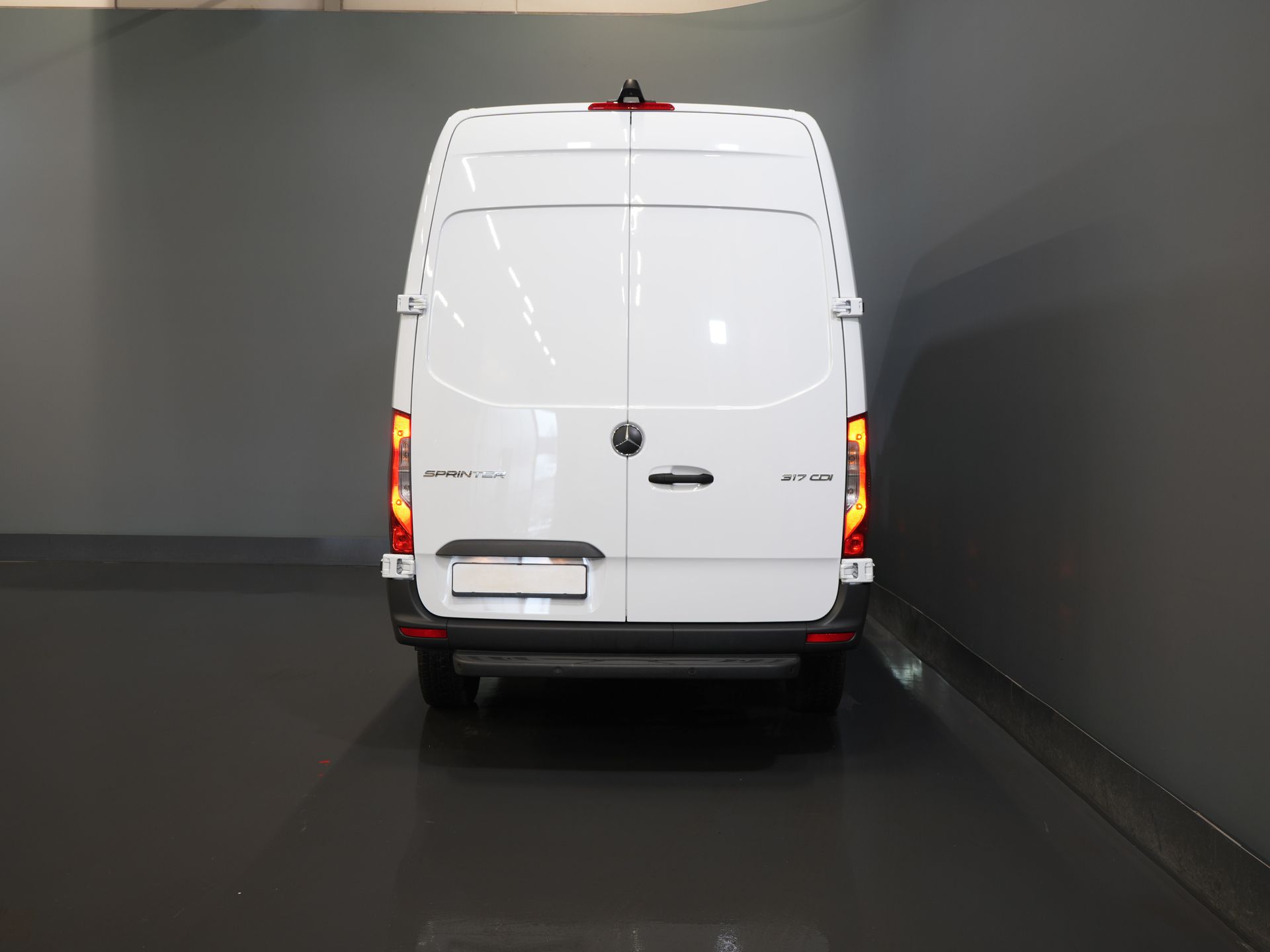 Mercedes-Benz Sprinter Bestelbus 317 CDI Aut. L2H2 BPM VRIJ! LED/ Gev.Stoel/ 270Gr.Deuren/ Stoelverw./ Navi/ Camera/ PDC/ Cruise 5