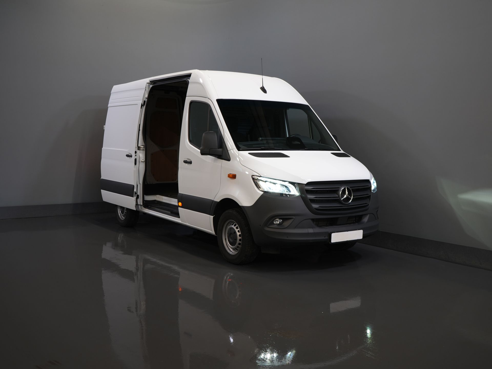 Mercedes-Benz Sprinter Bestelbus 317 CDI Aut. L2H2 BPM VRIJ! LED/ Gev.Stoel/ 270Gr.Deuren/ Stoelverw./ Navi/ Camera/ PDC/ Cruise 8