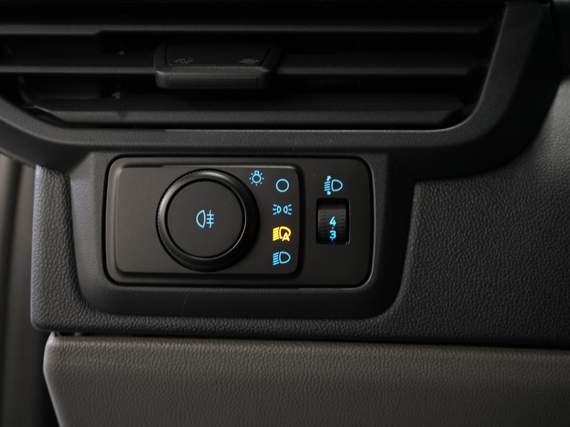 Ford E-Transit Custom Bestelbus 320 Trend 65 kWh 330 km WLTP LED/ Snellader/ 2.3t Trekverm./ Stoelverw./ Carplay/ Climate/ Camera/ PDC/ Cruise 17