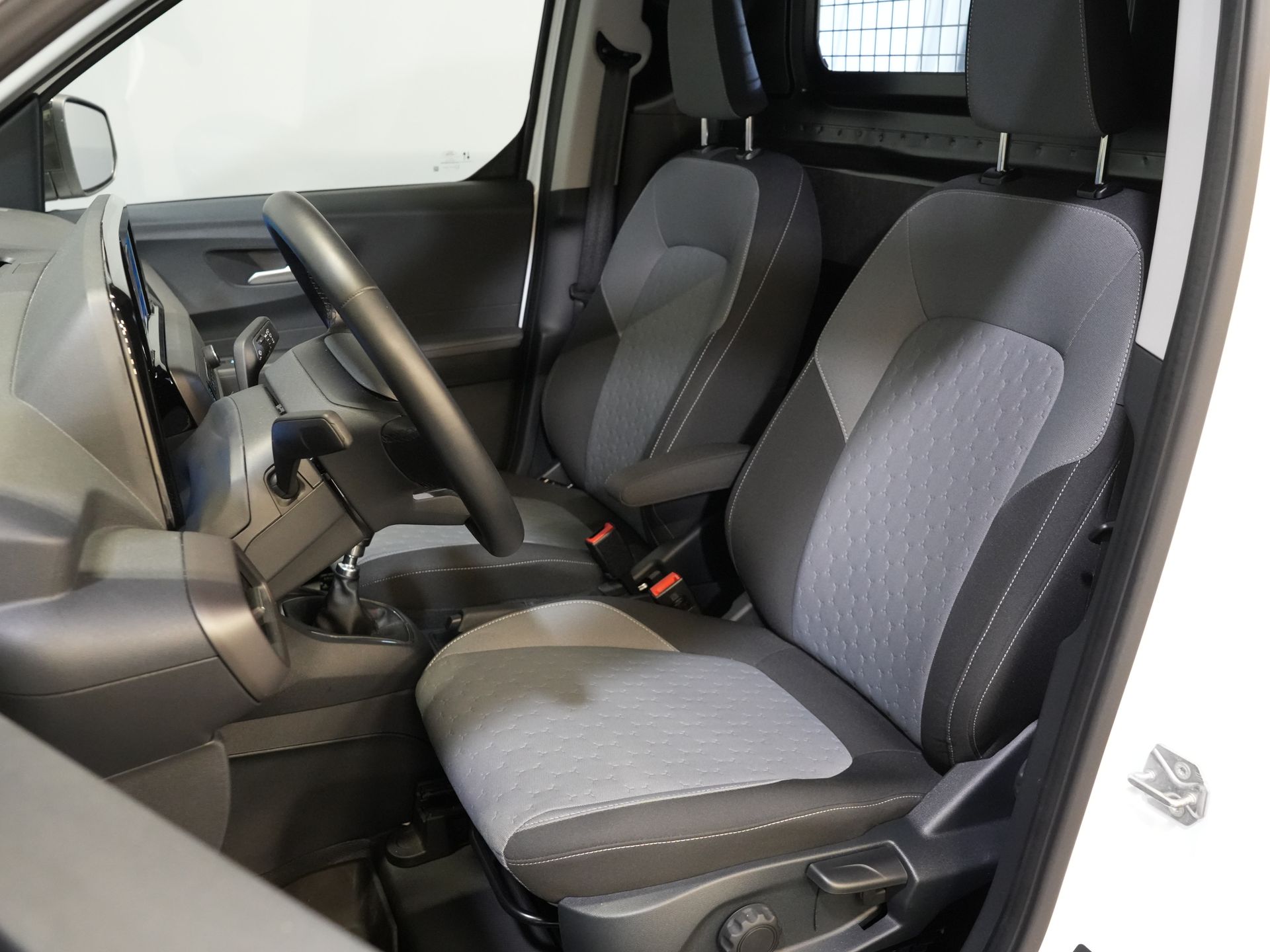 Ford Transit Courier Bestelbus 1.5 TDCi 100 pk Limited BPM VRIJ! Virtual Cockpit/ Stoelverw./ Stuurverw./ Carplay/ Camera/ PDC/ LMV/ Climate/ Cruise 11