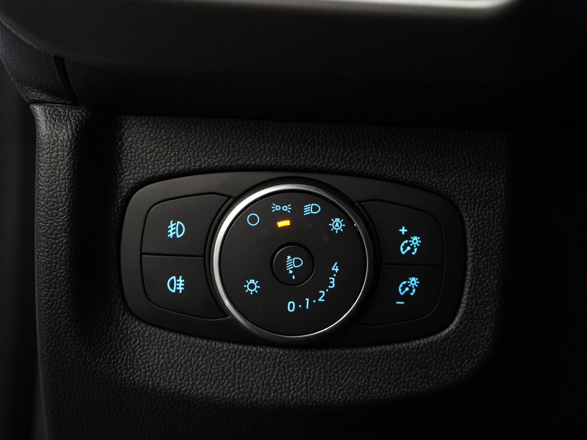 Ford Transit Courier Bestelbus 1.5 TDCi 100 pk Limited BPM VRIJ! Virtual Cockpit/ Stoelverw./ Stuurverw./ Carplay/ Camera/ PDC/ LMV/ Climate/ Cruise 16