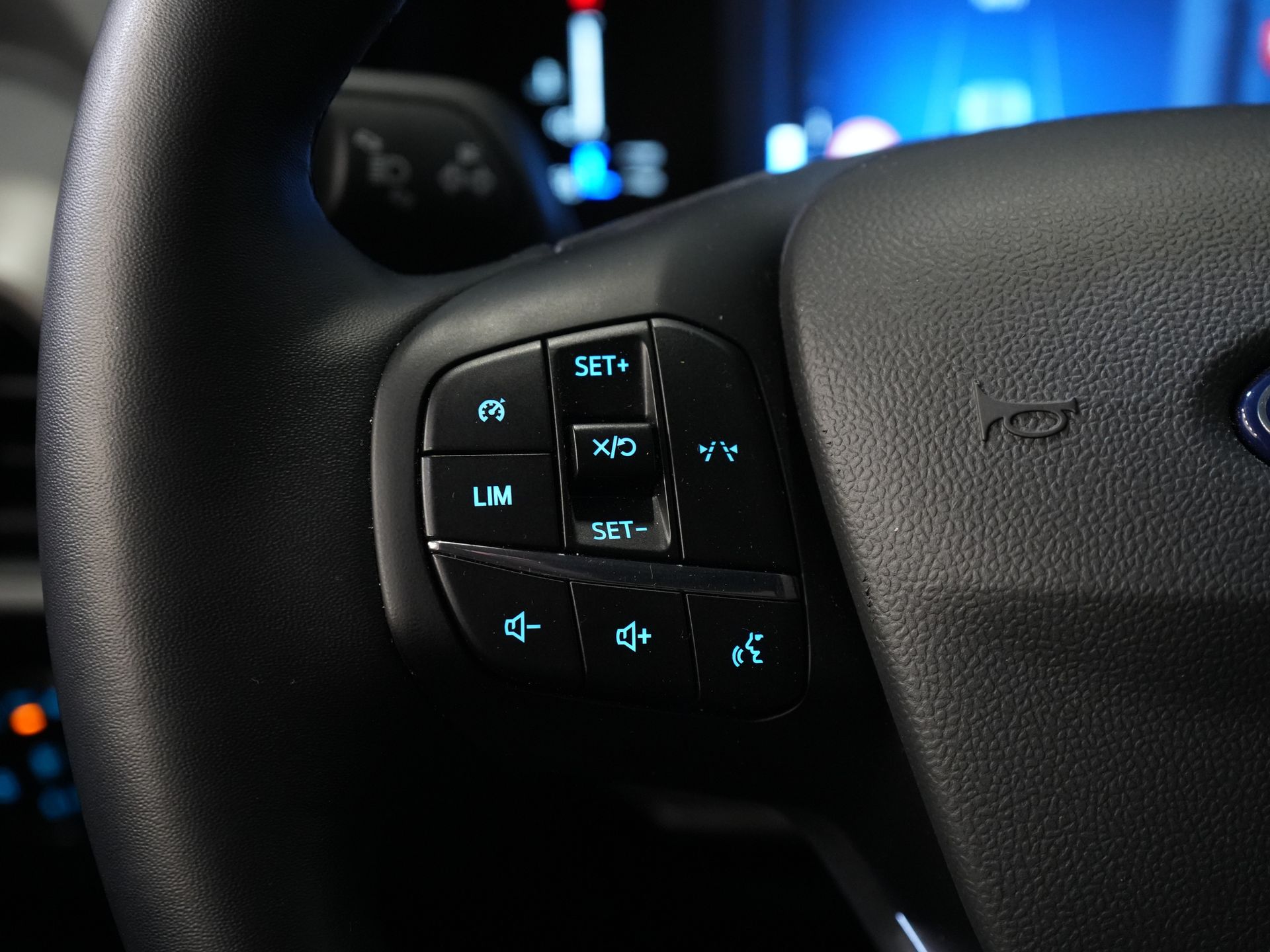 Ford Transit Courier Bestelbus 1.5 TDCi 100 pk Limited BPM VRIJ! Virtual Cockpit/ Stoelverw./ Stuurverw./ Carplay/ Camera/ PDC/ LMV/ Climate/ Cruise 17