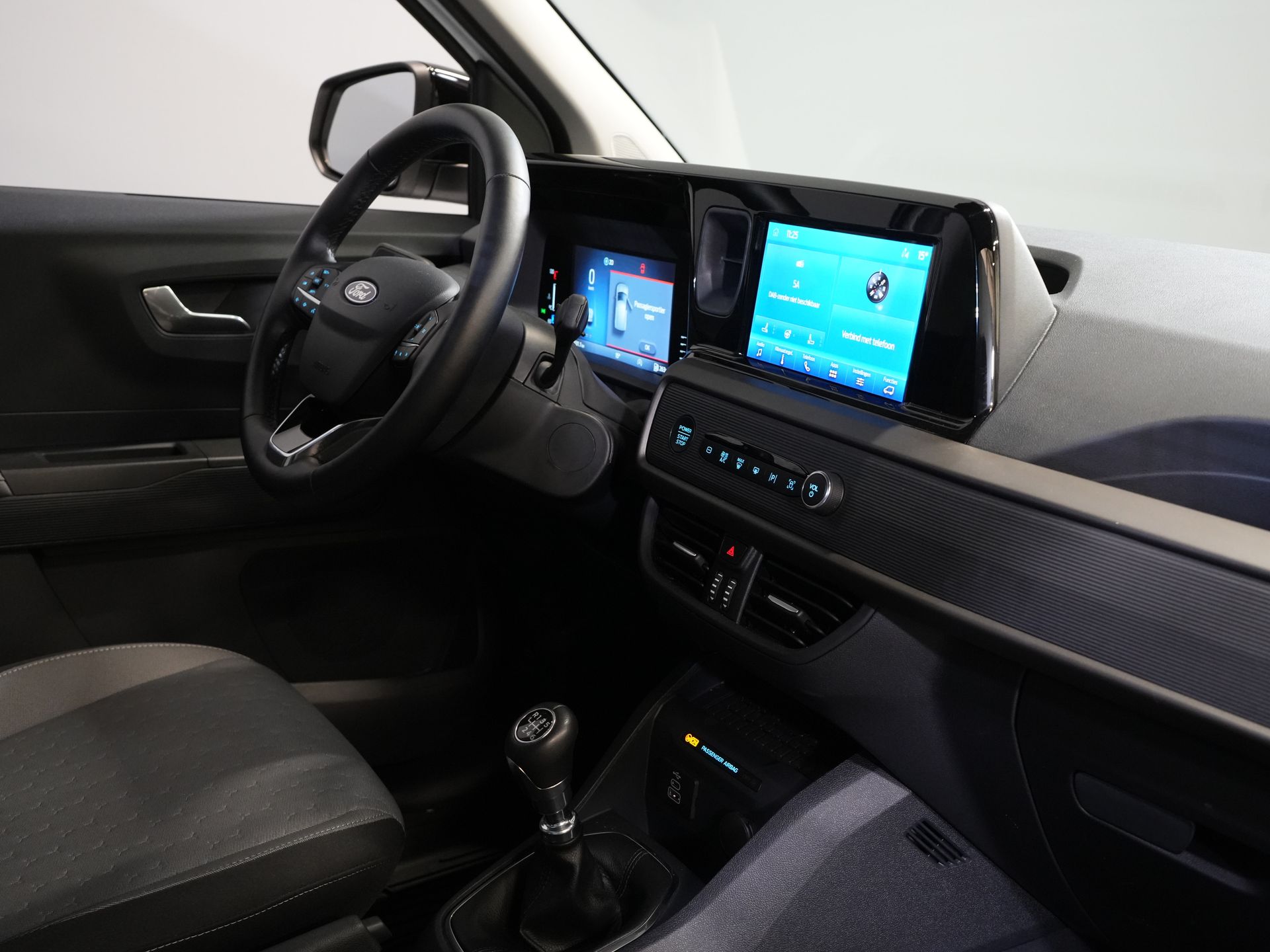 Ford Transit Courier Bestelbus 1.5 TDCi 100 pk Limited BPM VRIJ! Virtual Cockpit/ Stoelverw./ Stuurverw./ Carplay/ Camera/ PDC/ LMV/ Climate/ Cruise 2