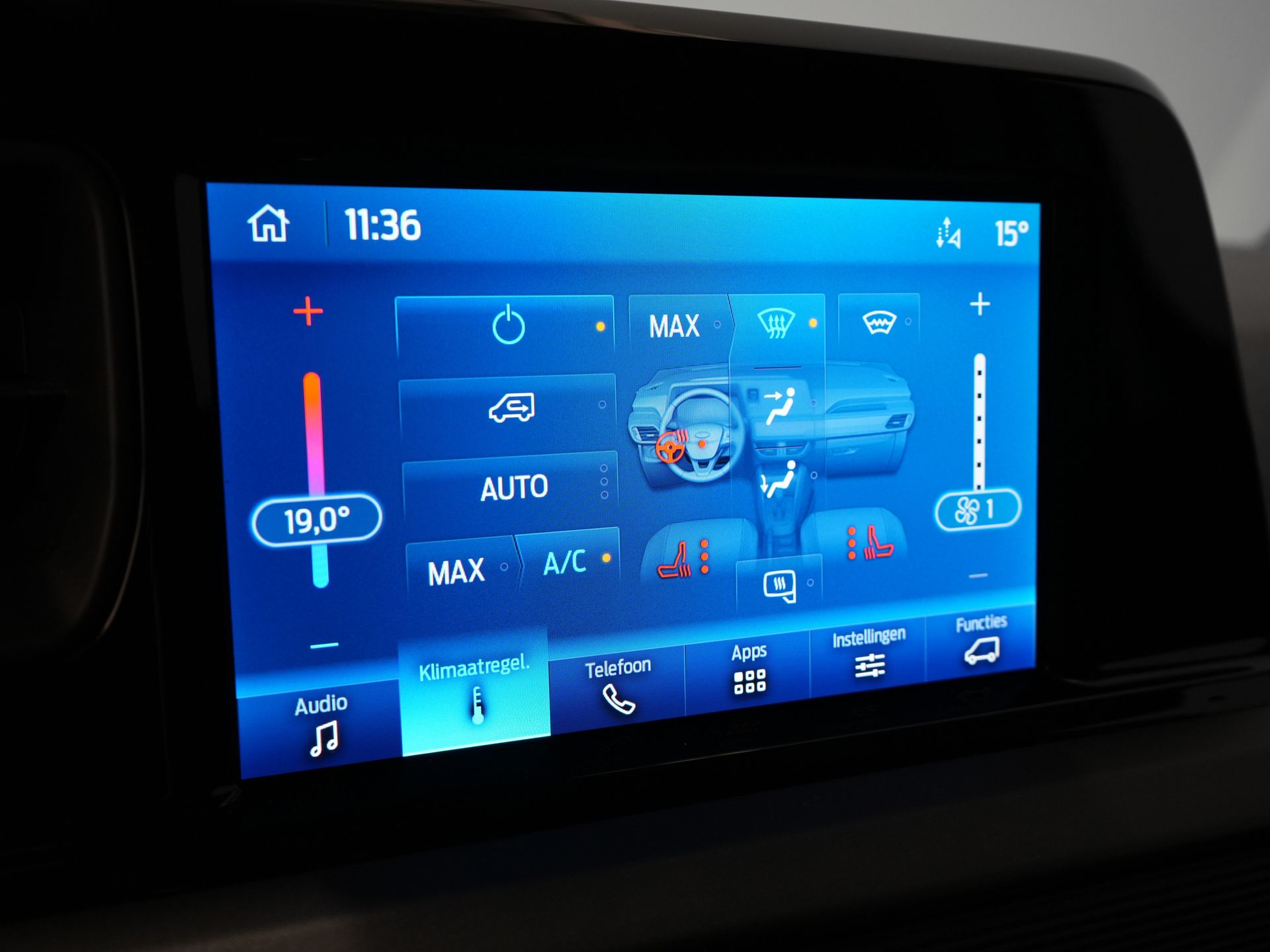 Ford Transit Courier Bestelbus 1.5 TDCi 100 pk Limited BPM VRIJ! Virtual Cockpit/ Stoelverw./ Stuurverw./ Carplay/ Camera/ PDC/ LMV/ Climate/ Cruise 22