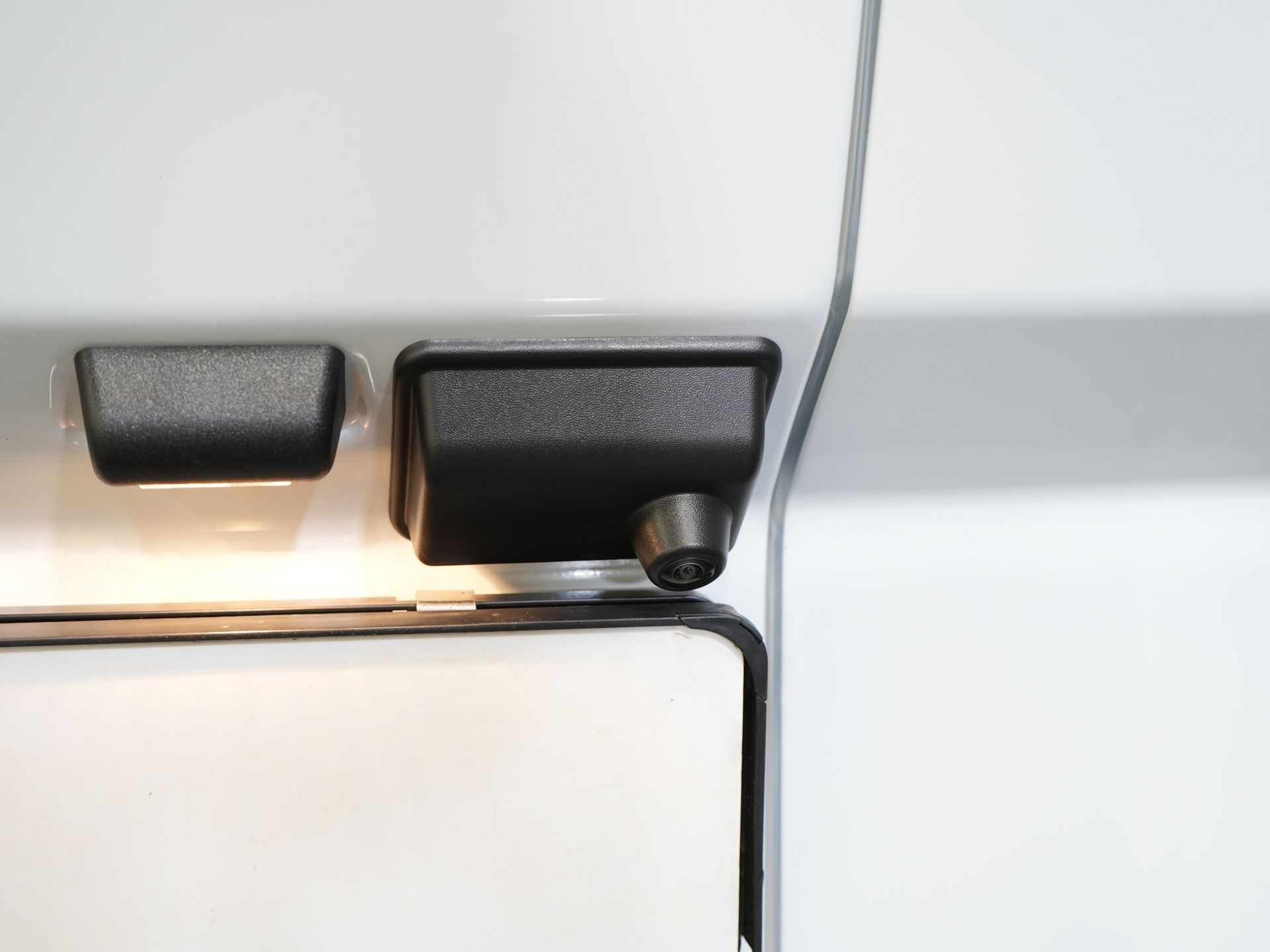 Ford E-Transit Custom Bestelbus 320 Trend 65 kWh 330 km WLTP LED/ Snellader/ 2.3t Trekverm./ Stoelverw./ Carplay/ Climate/ Camera/ PDC/ Cruise 15